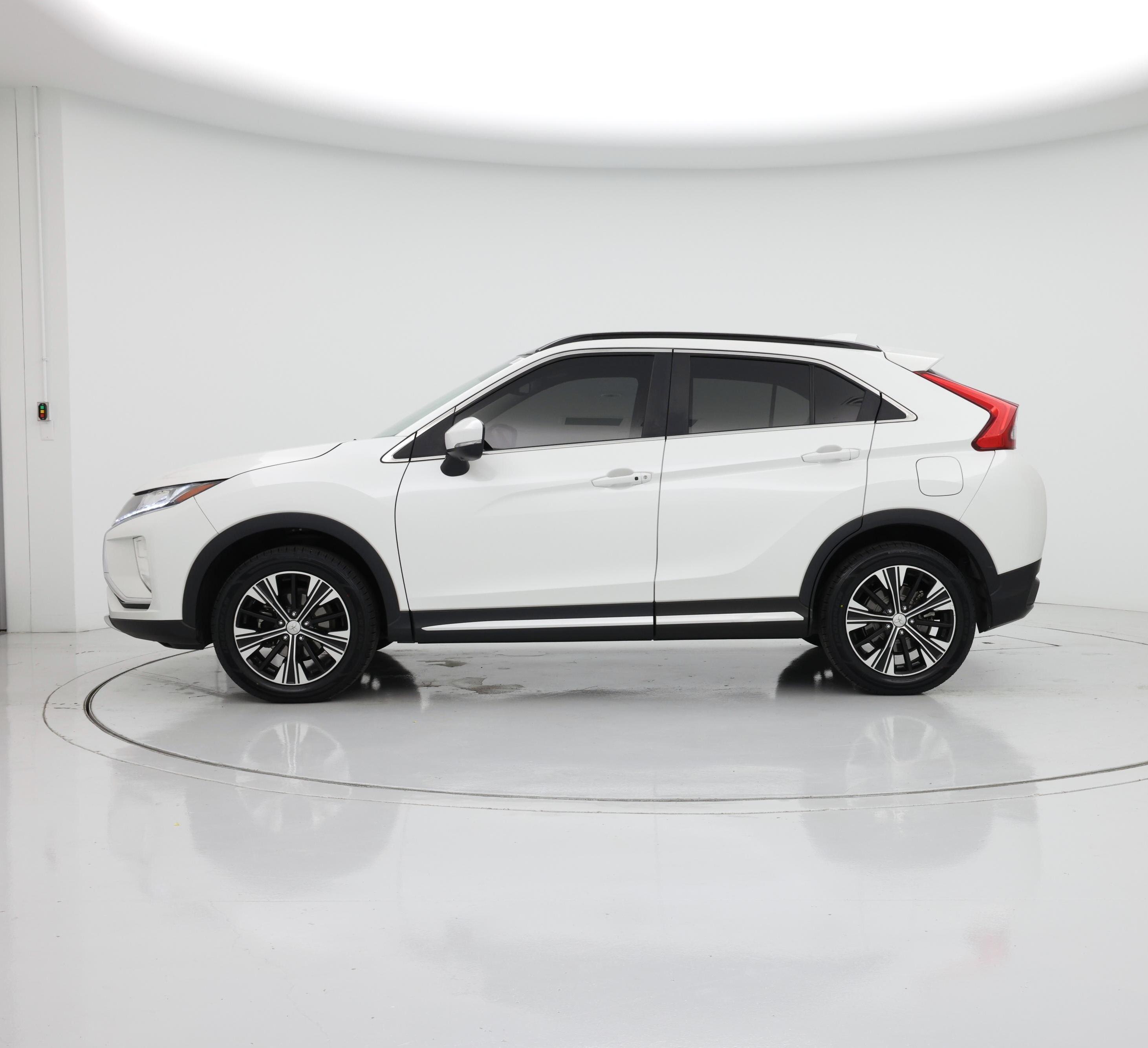 Thumbnail: 2019 Mitsubishi Eclipse Cross - 3