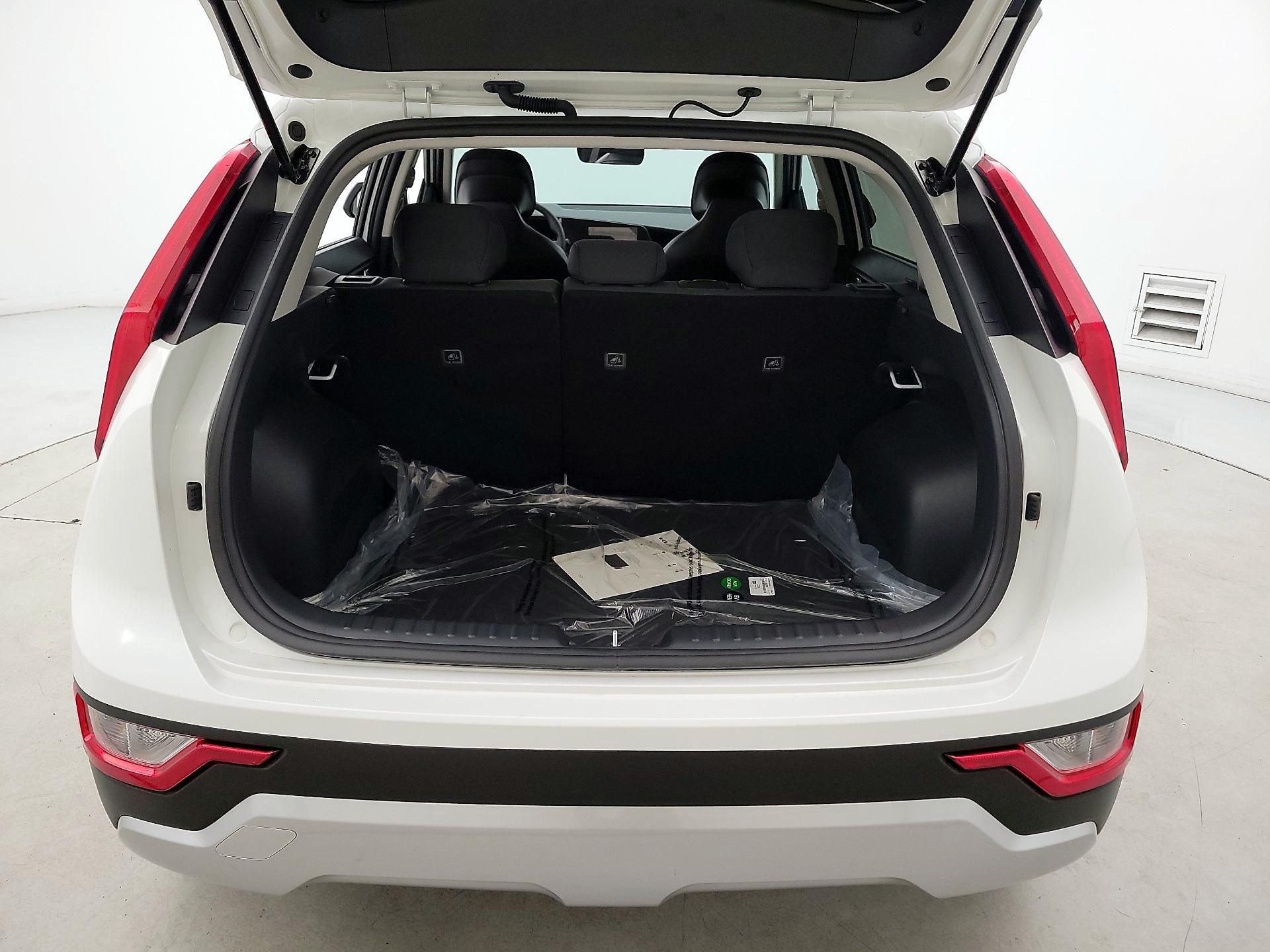 Thumbnail: 2025 Kia Niro - 20