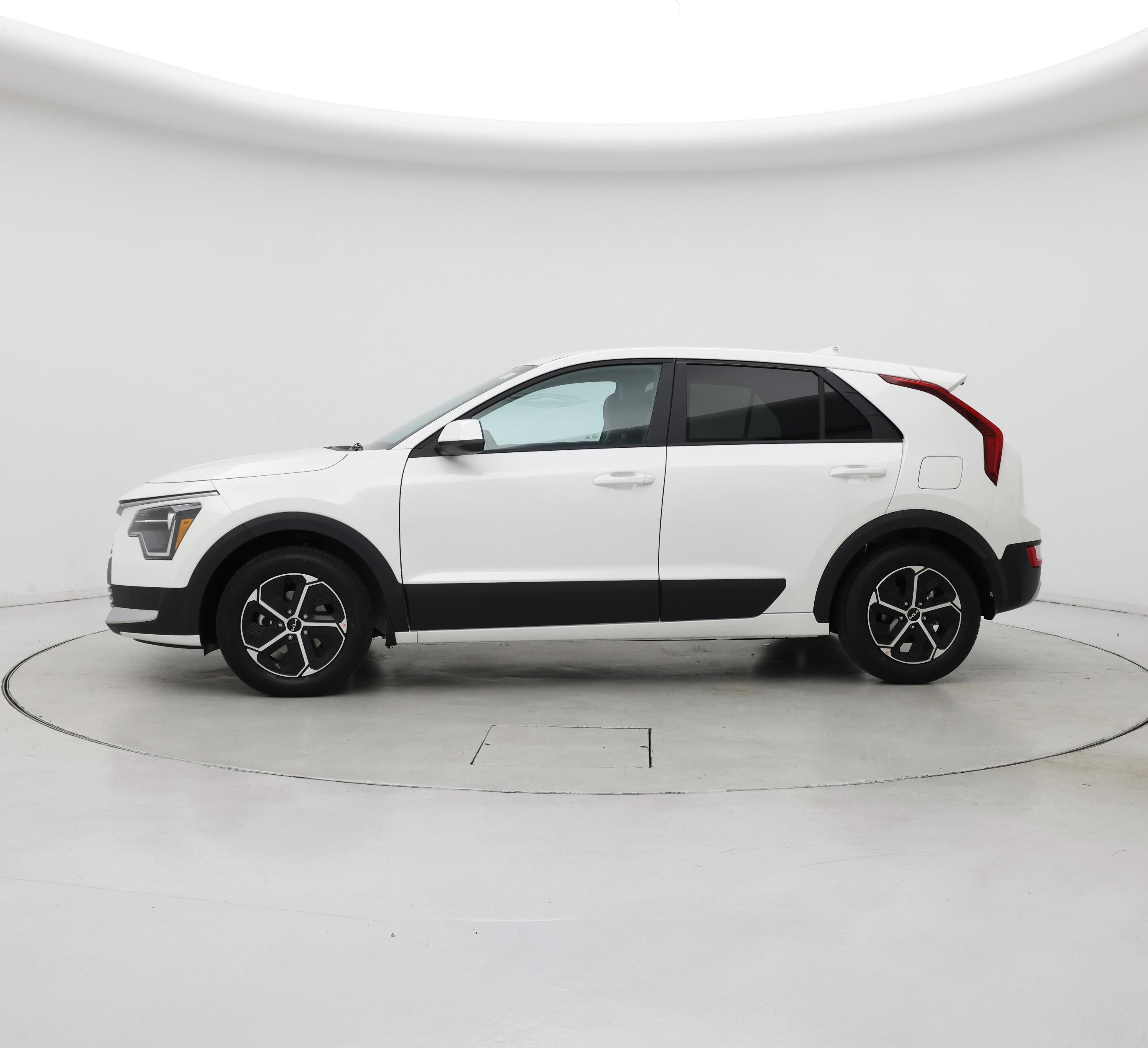 Thumbnail: 2025 Kia Niro - 3