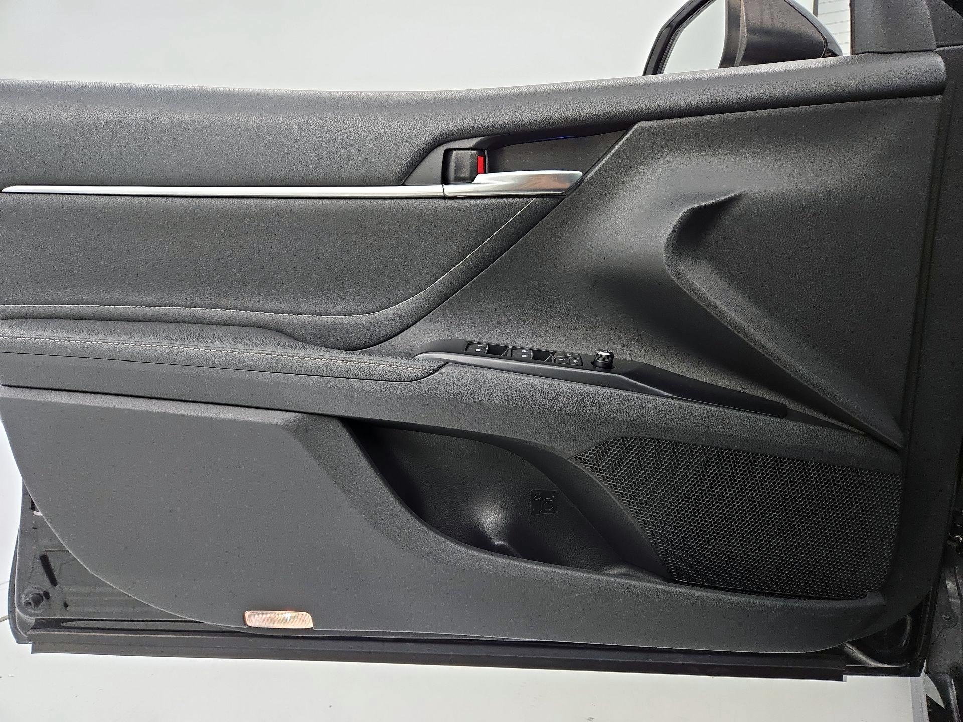 Thumbnail: 2018 Toyota Camry - 12