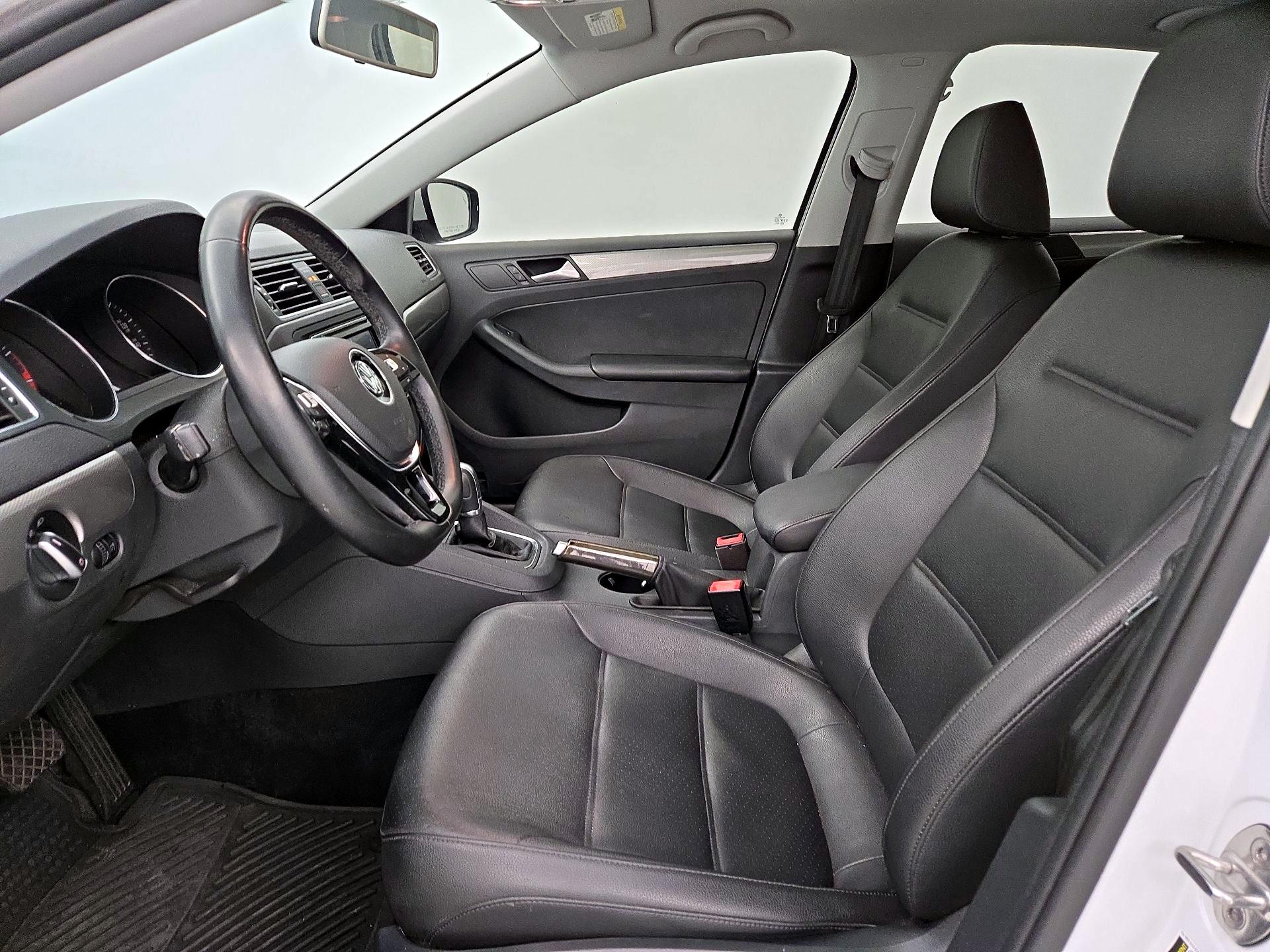 Thumbnail: 2018 Volkswagen Jetta - 11