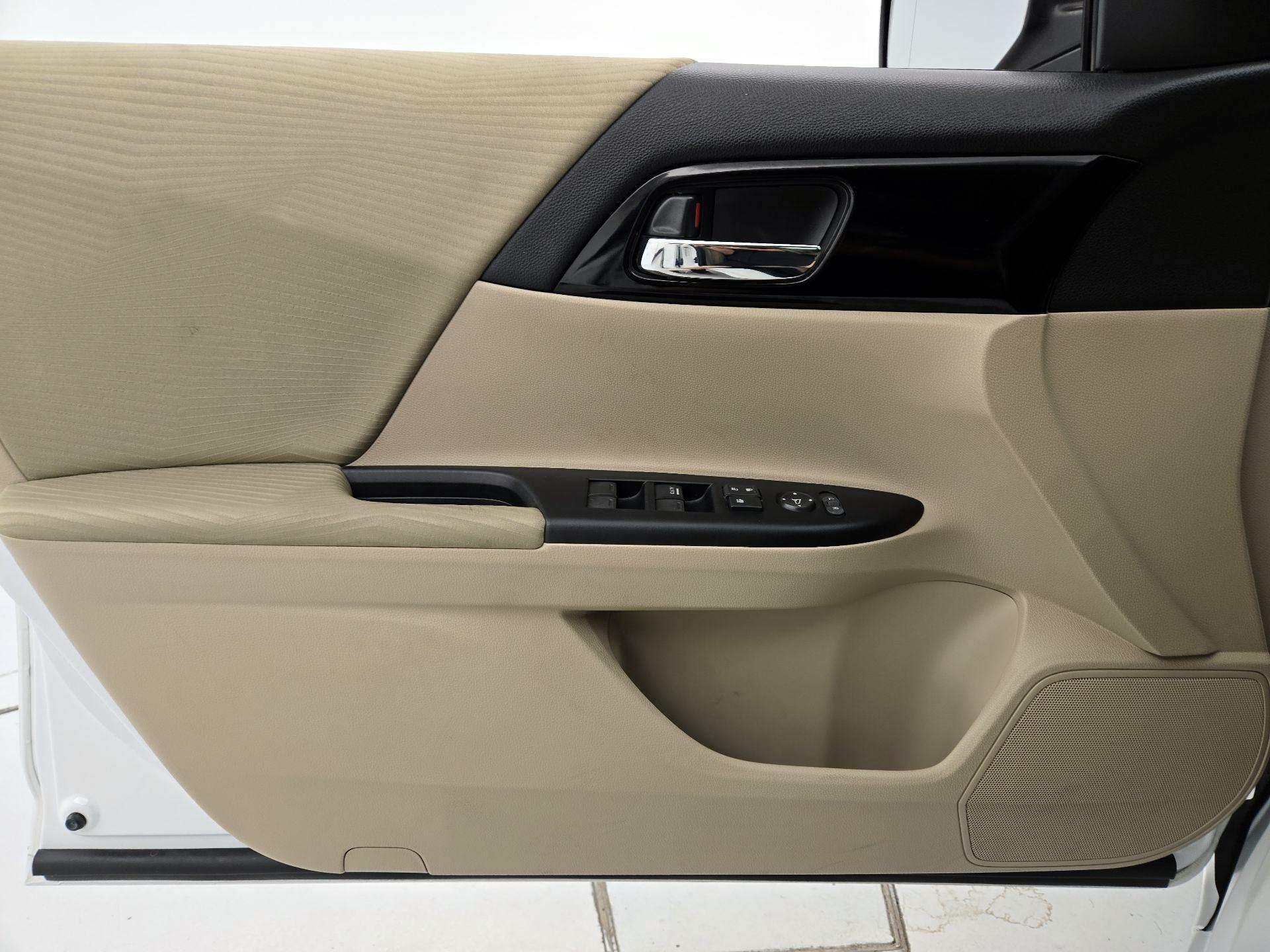 Thumbnail: 2016 Honda Accord - 12