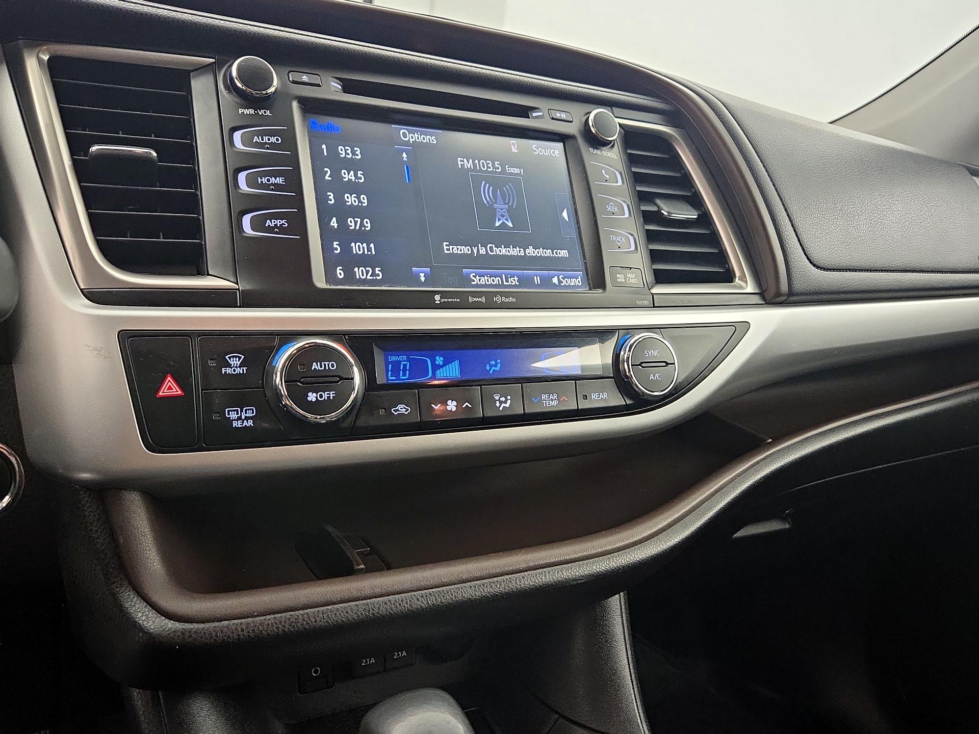 Thumbnail: 2019 Toyota Highlander - 16