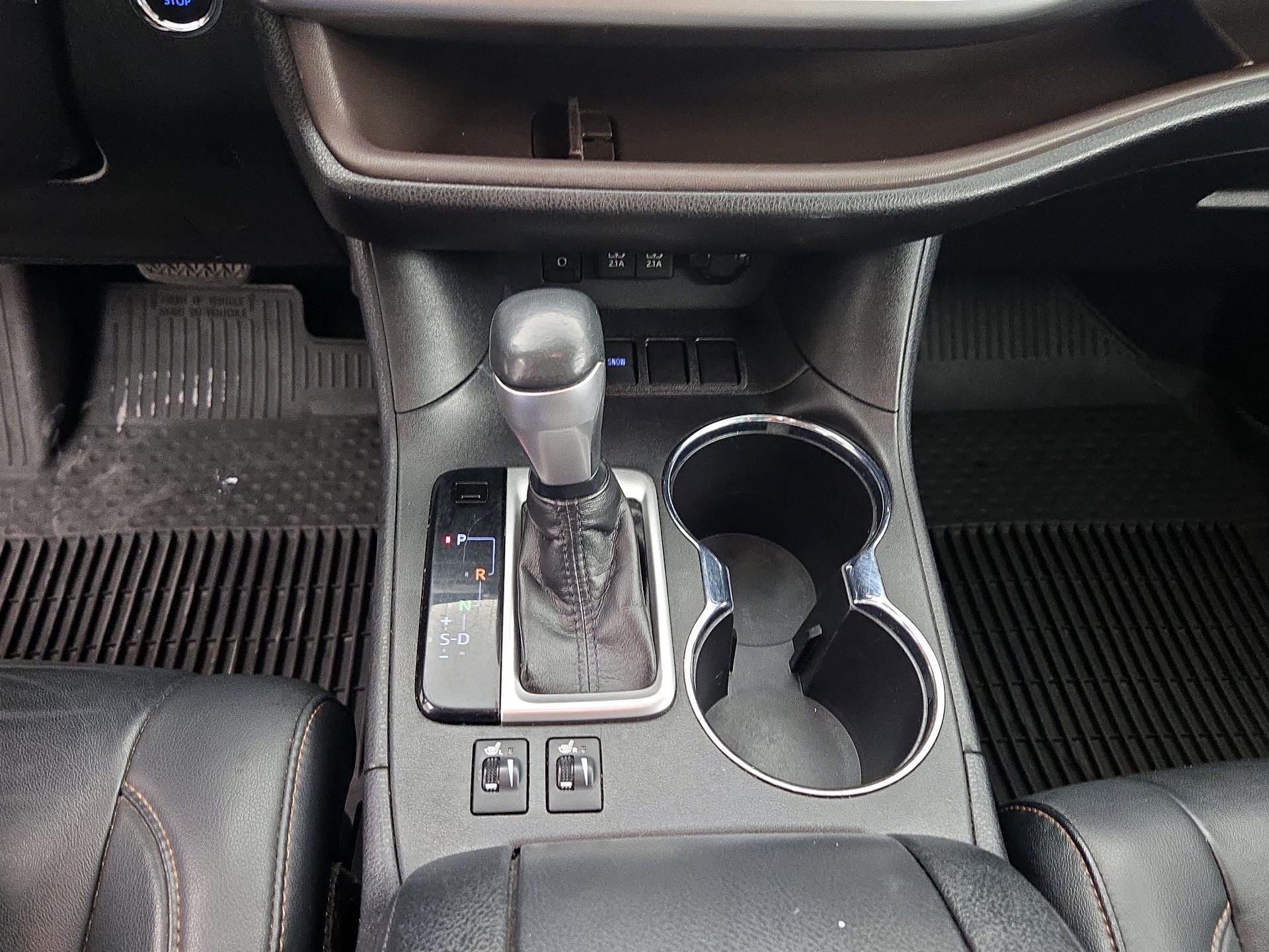 Thumbnail: 2019 Toyota Highlander - 17
