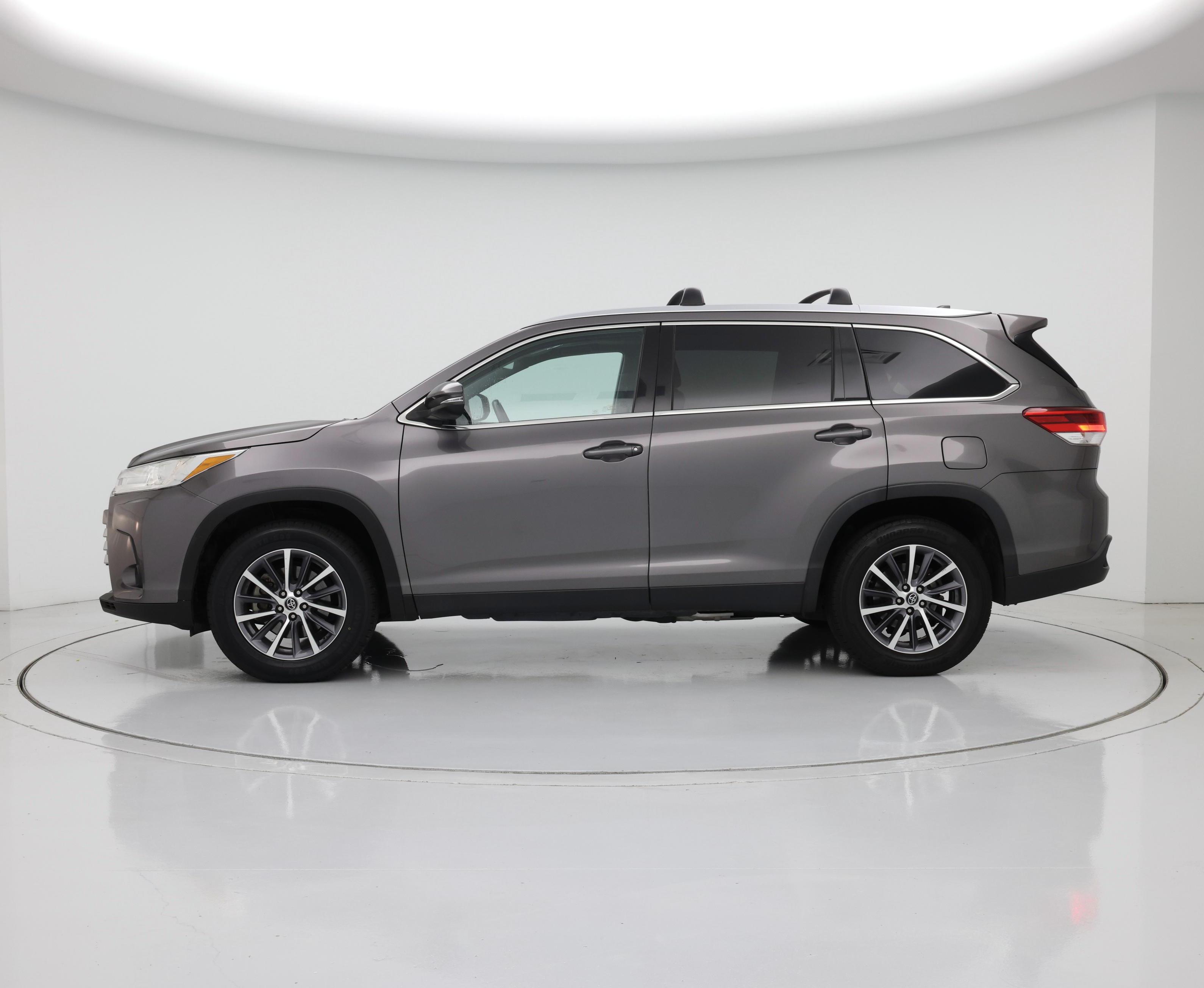 Thumbnail: 2019 Toyota Highlander - 3