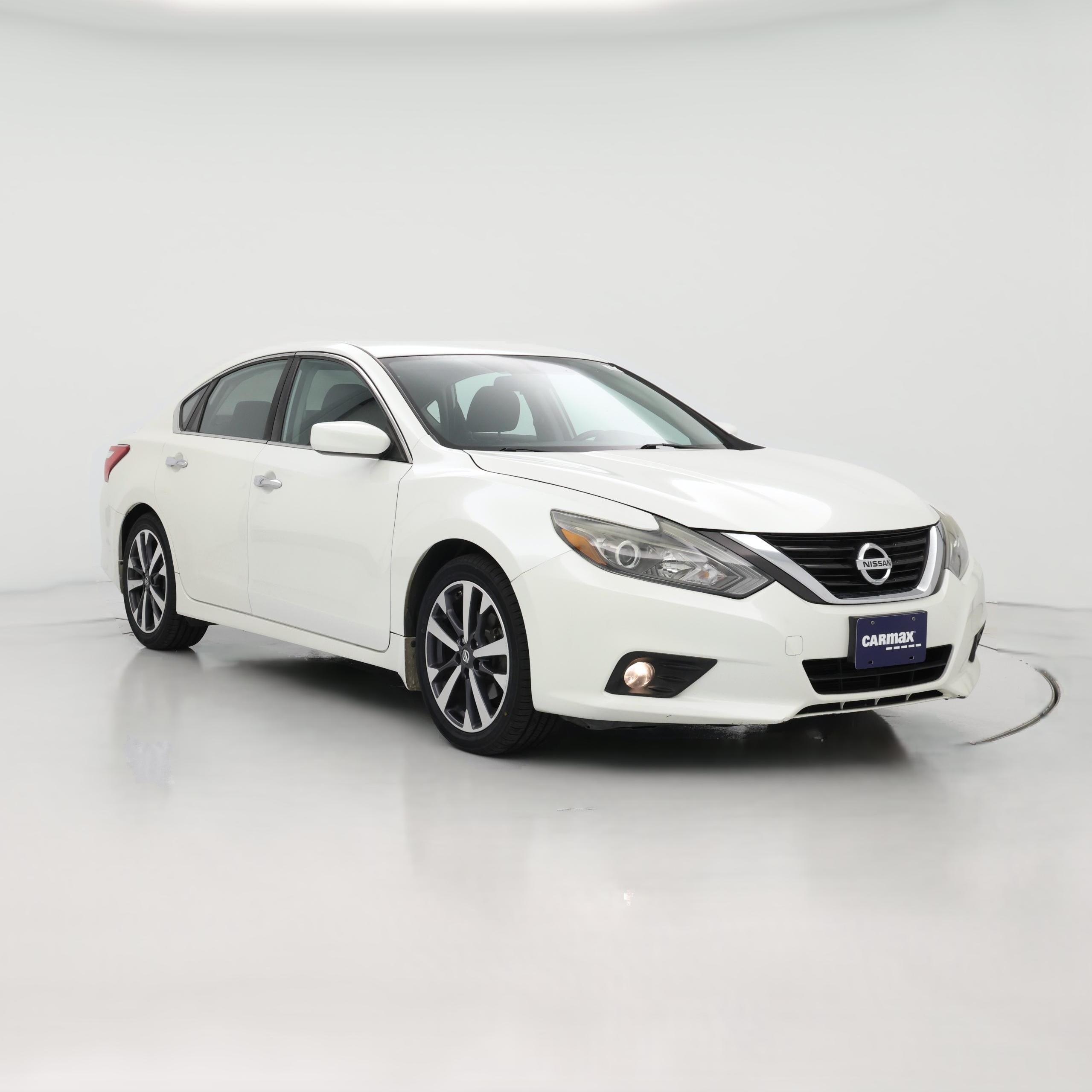 Thumbnail: 2016 Nissan Altima - 1