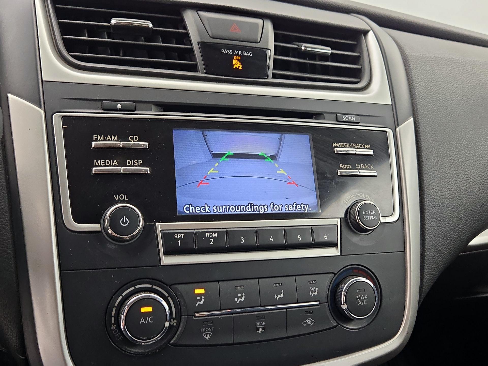 Thumbnail: 2016 Nissan Altima - 14