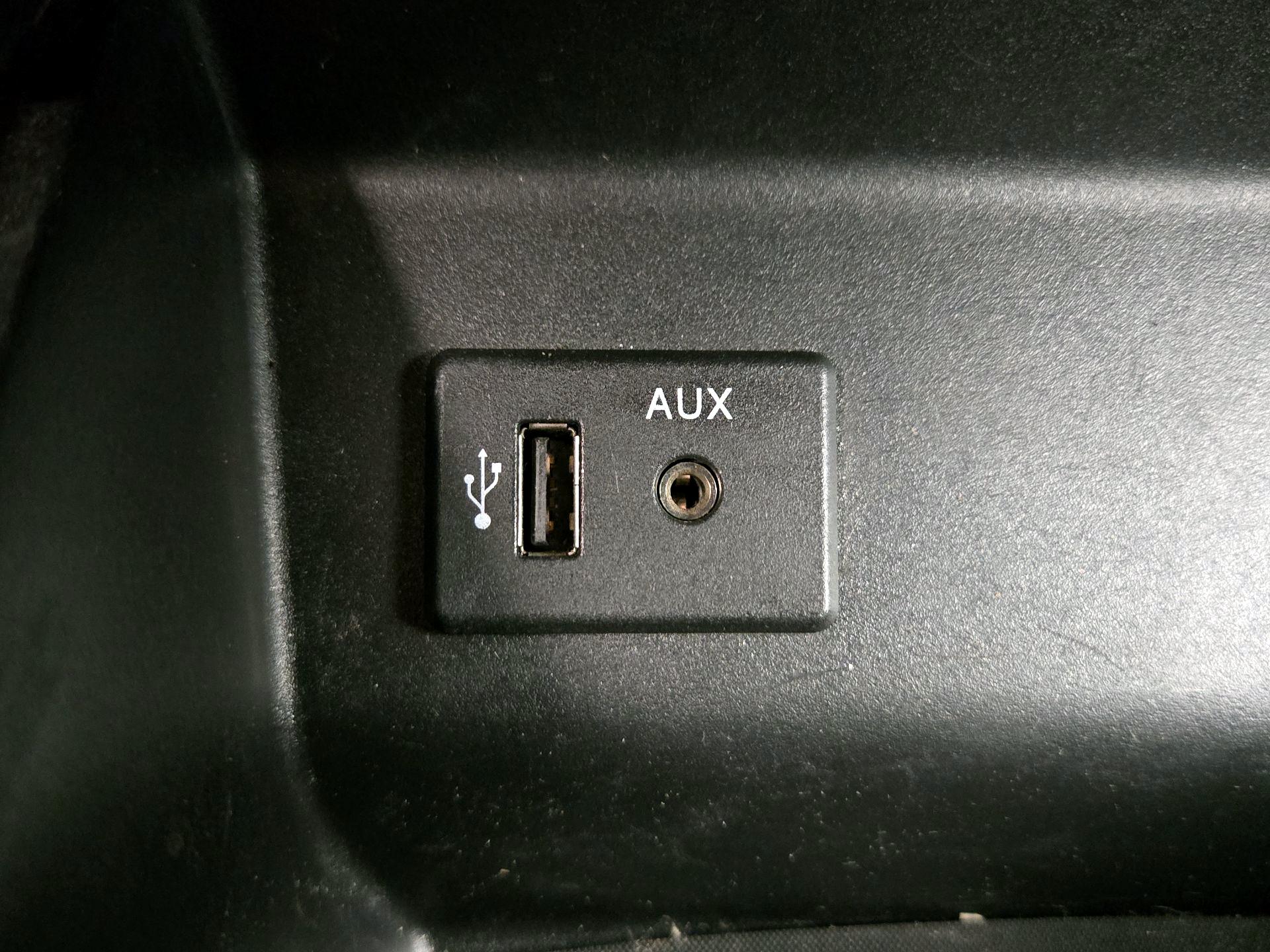 Thumbnail: 2016 Nissan Altima - 18