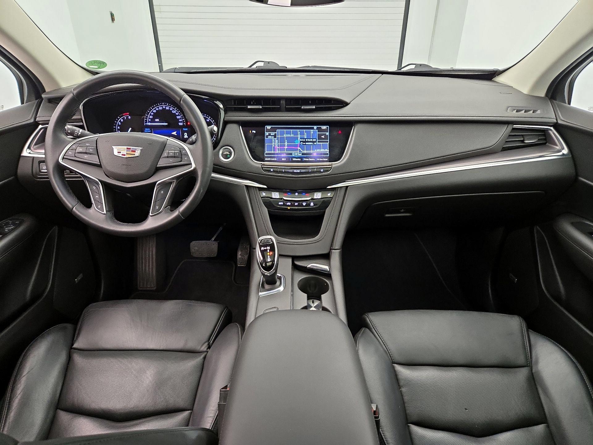 Thumbnail: 2017 Cadillac XT5 - 9