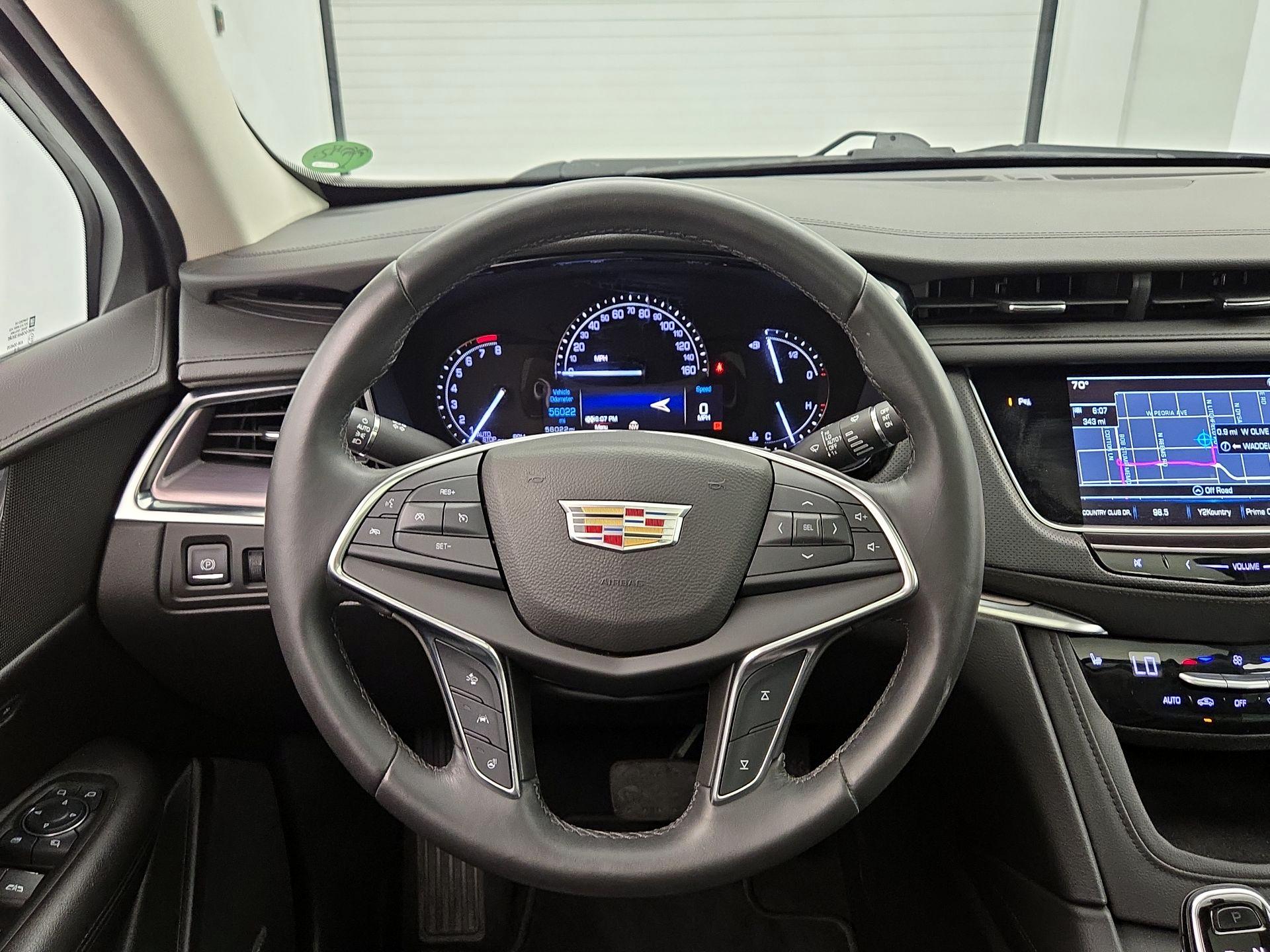 Thumbnail: 2017 Cadillac XT5 - 10