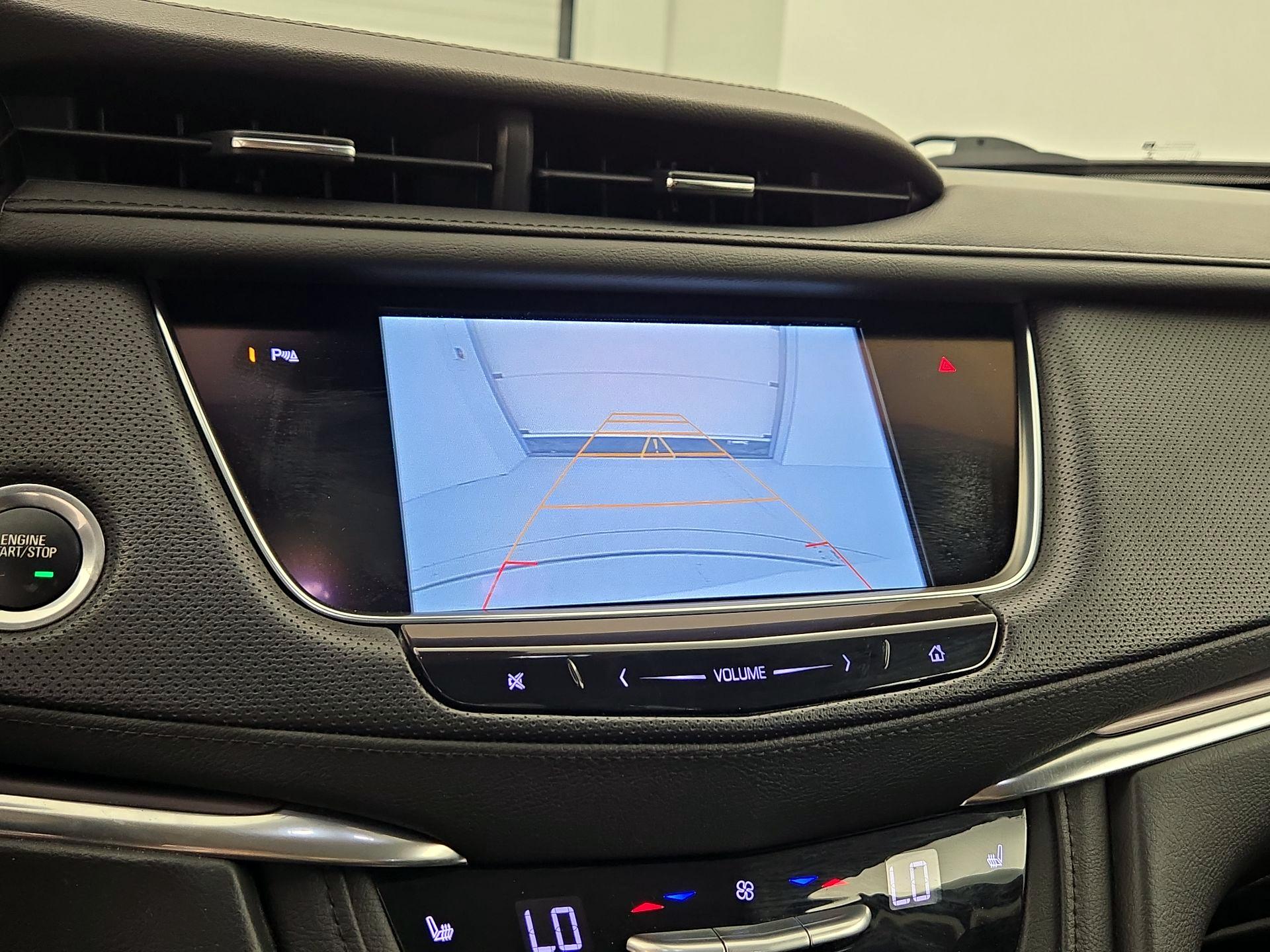 Thumbnail: 2017 Cadillac XT5 - 15