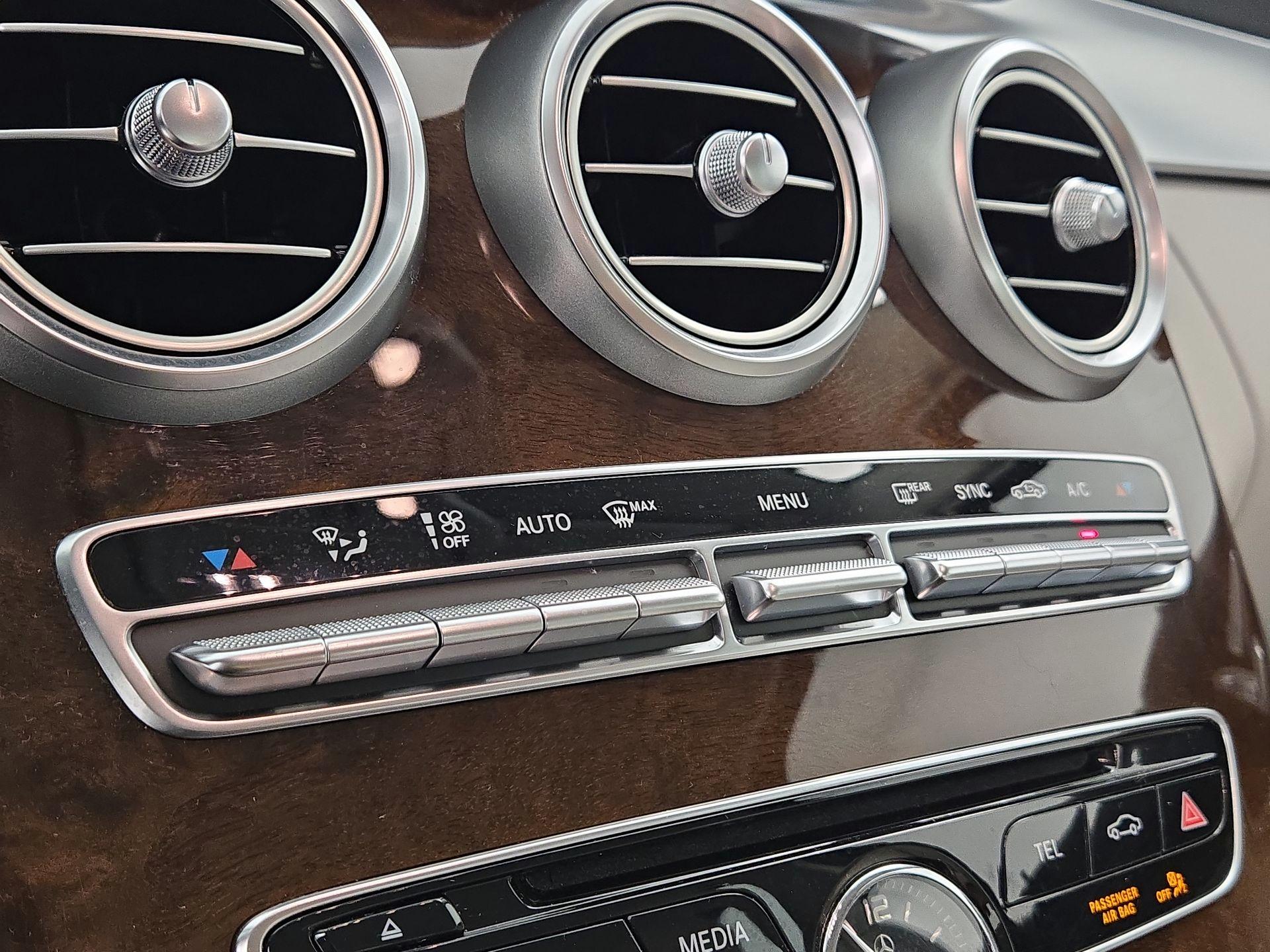 Thumbnail: 2016 Mercedes-Benz C-Class - 17