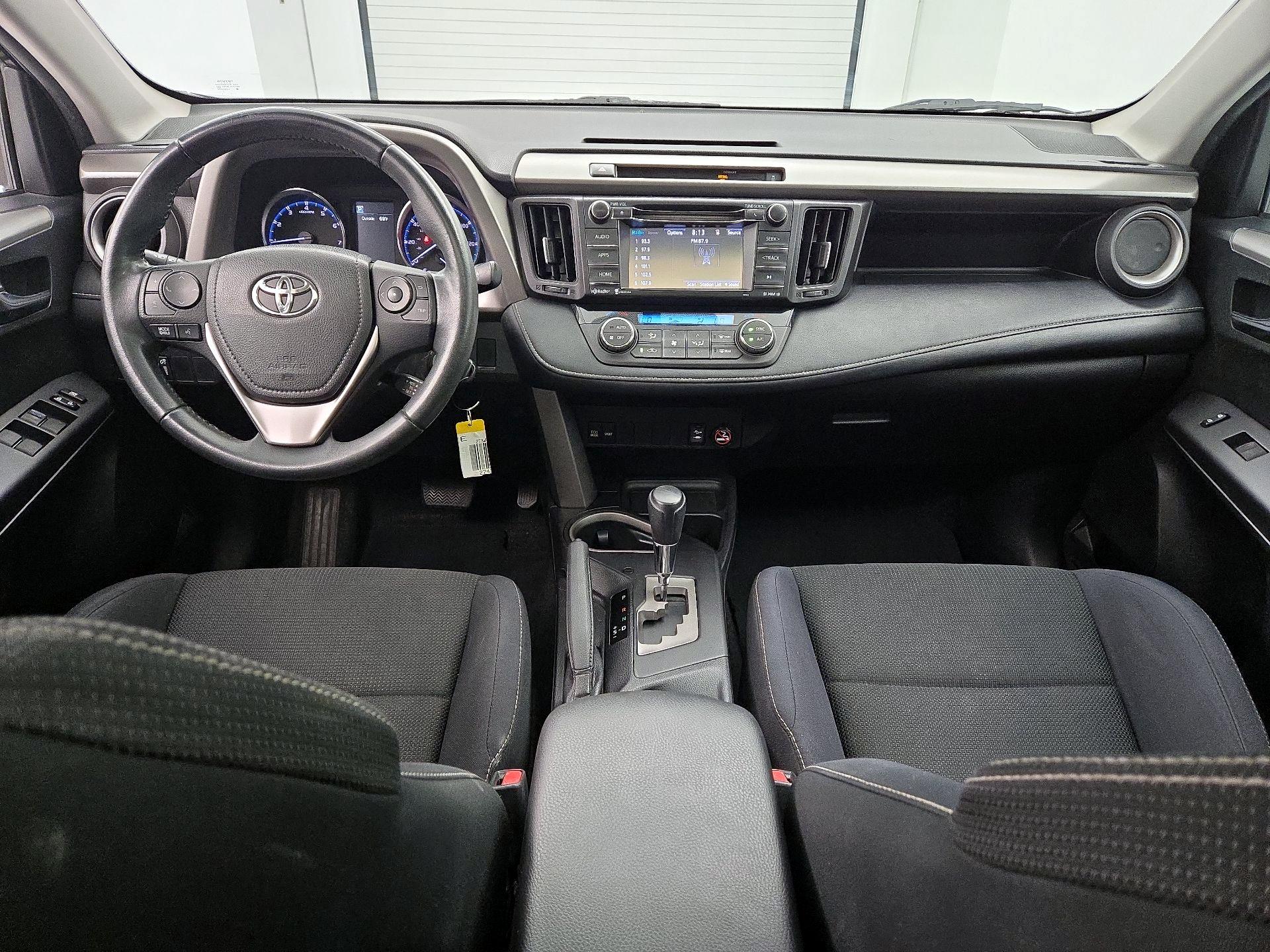 Thumbnail: 2016 Toyota RAV4 - 9