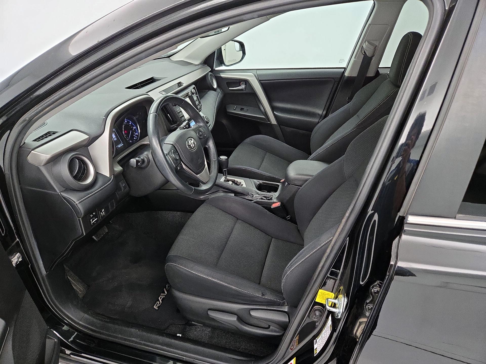 Thumbnail: 2016 Toyota RAV4 - 11