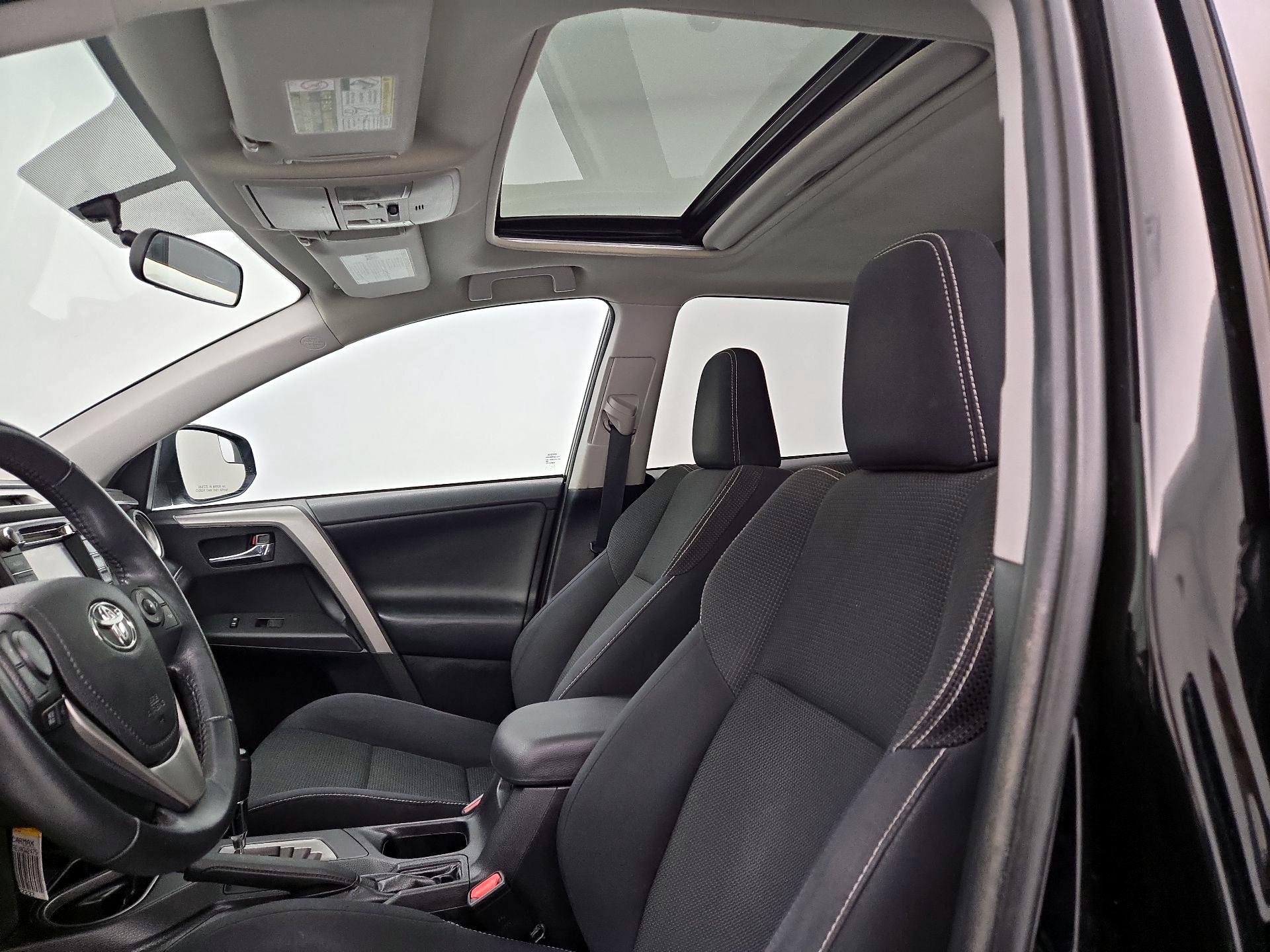 Thumbnail: 2016 Toyota RAV4 - 19