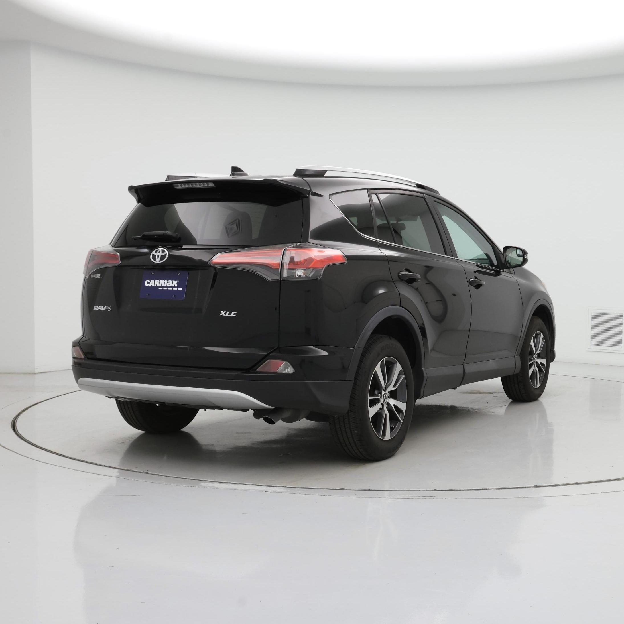 Thumbnail: 2016 Toyota RAV4 - 8