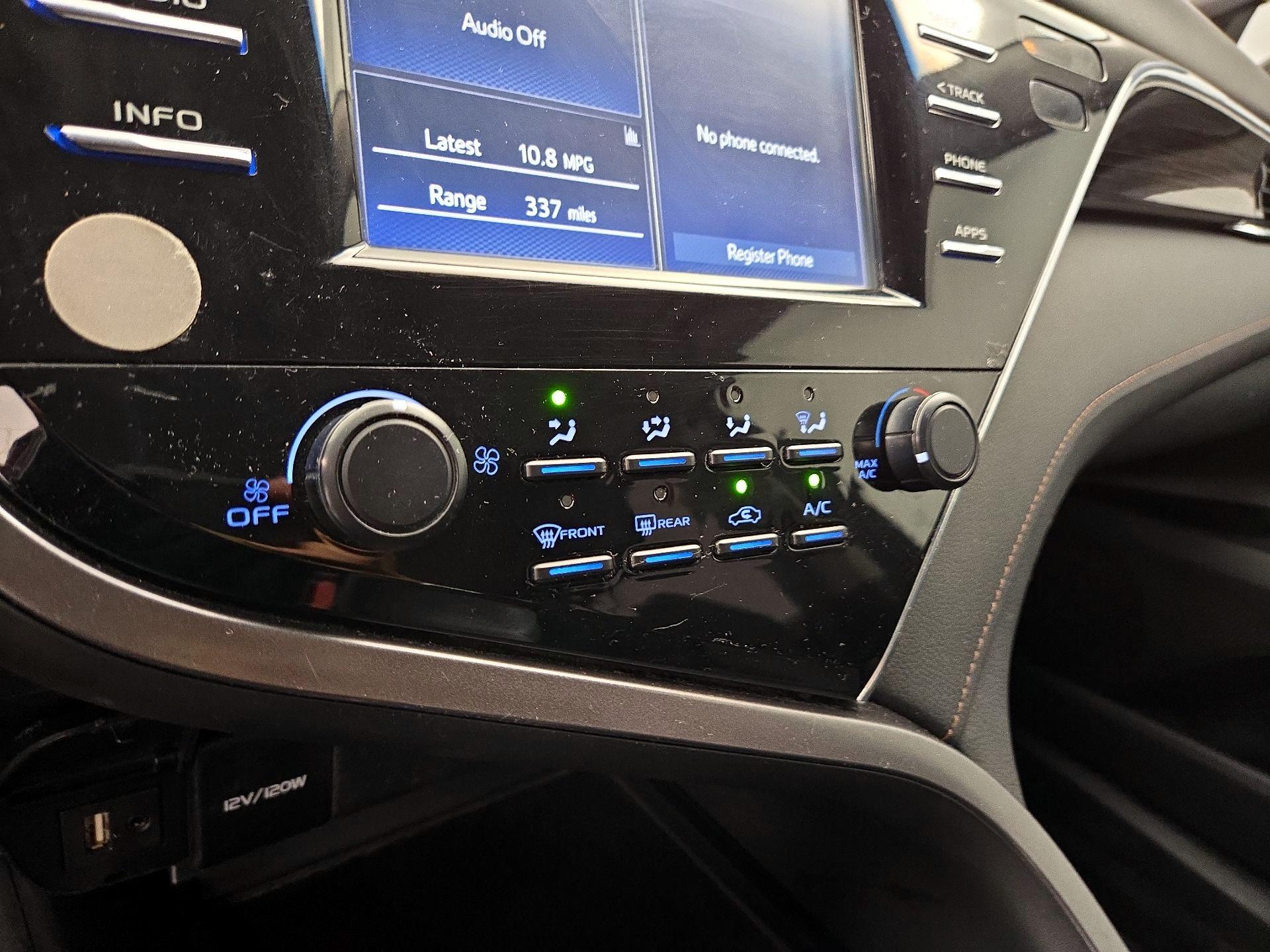 Thumbnail: 2018 Toyota Camry - 16