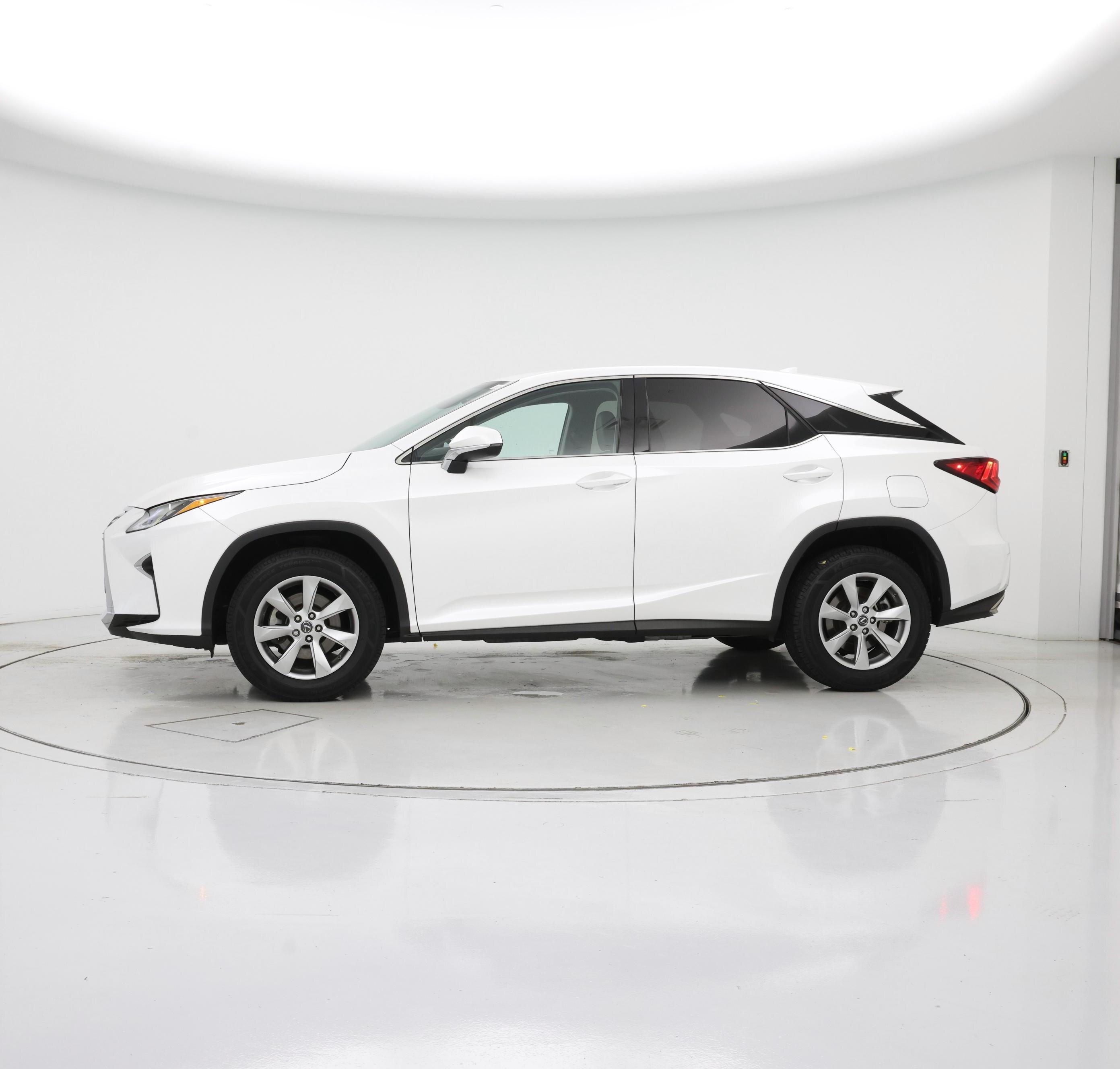 Thumbnail: 2018 Lexus RX - 3