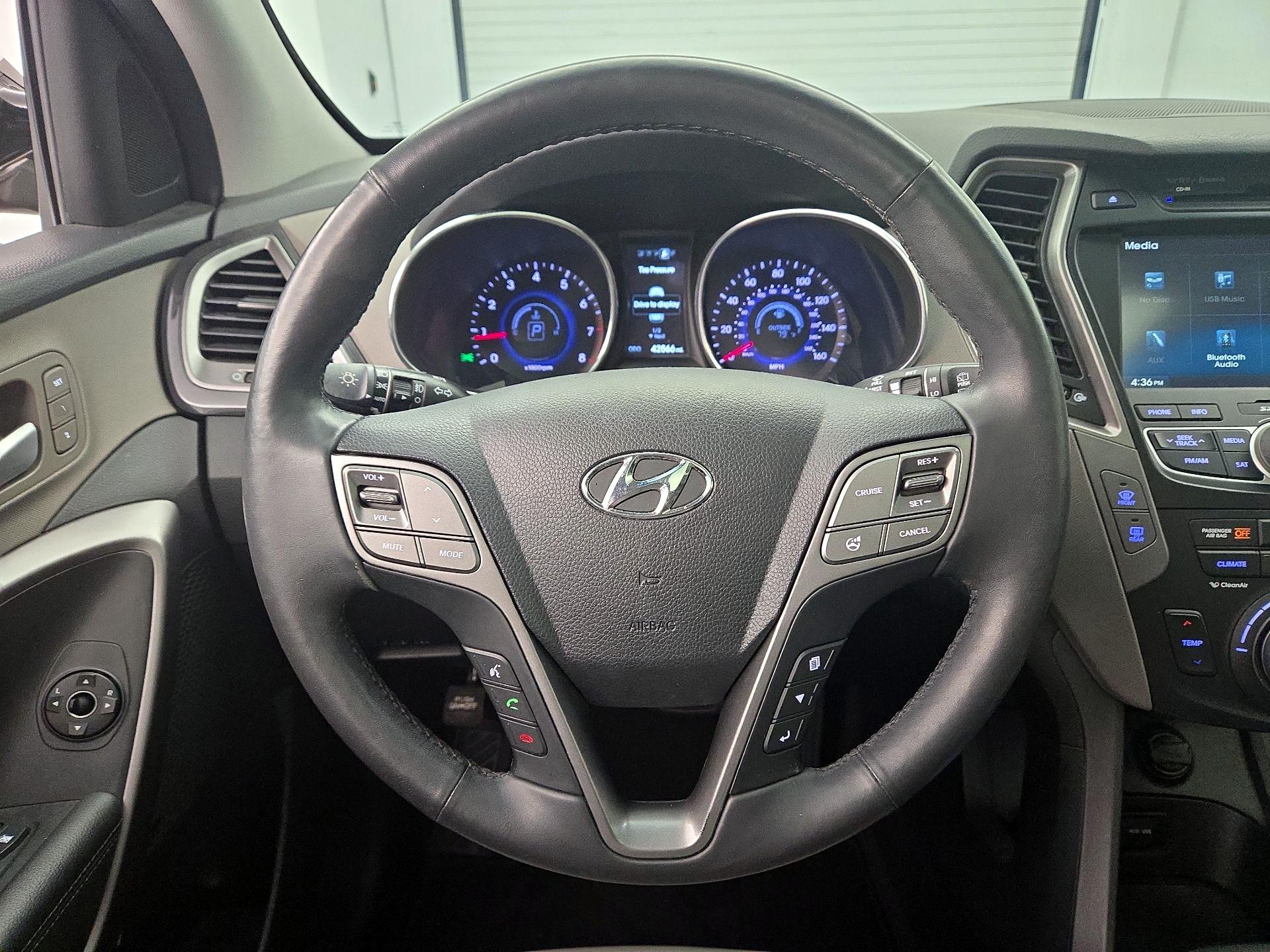 Thumbnail: 2015 Hyundai Santa Fe - 10