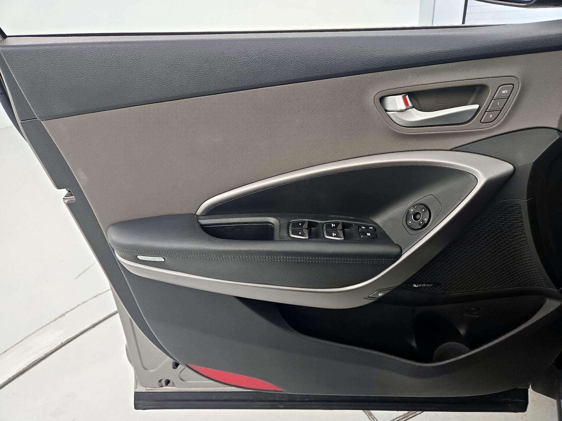 Thumbnail: 2015 Hyundai Santa Fe - 12