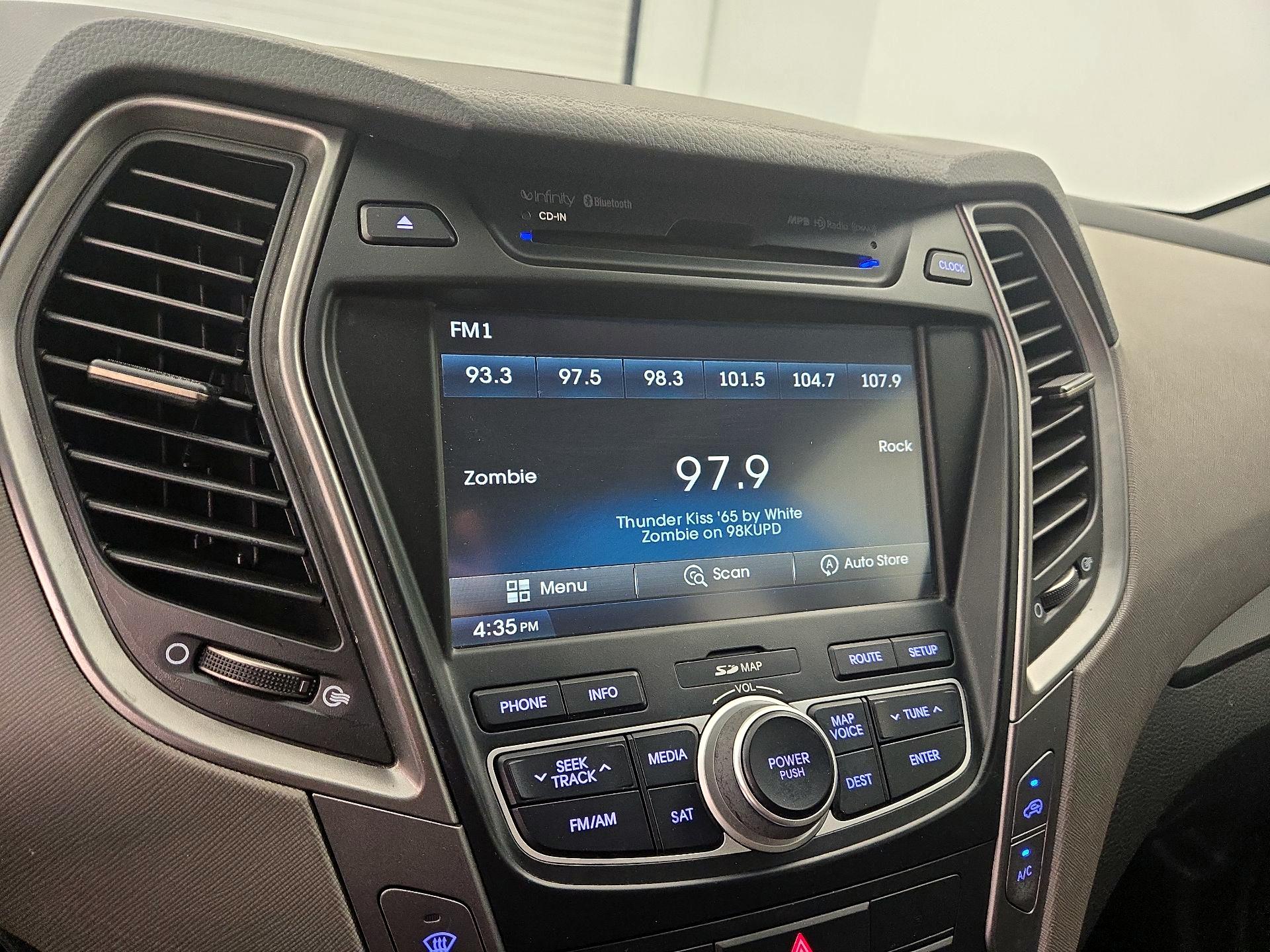 Thumbnail: 2015 Hyundai Santa Fe - 16