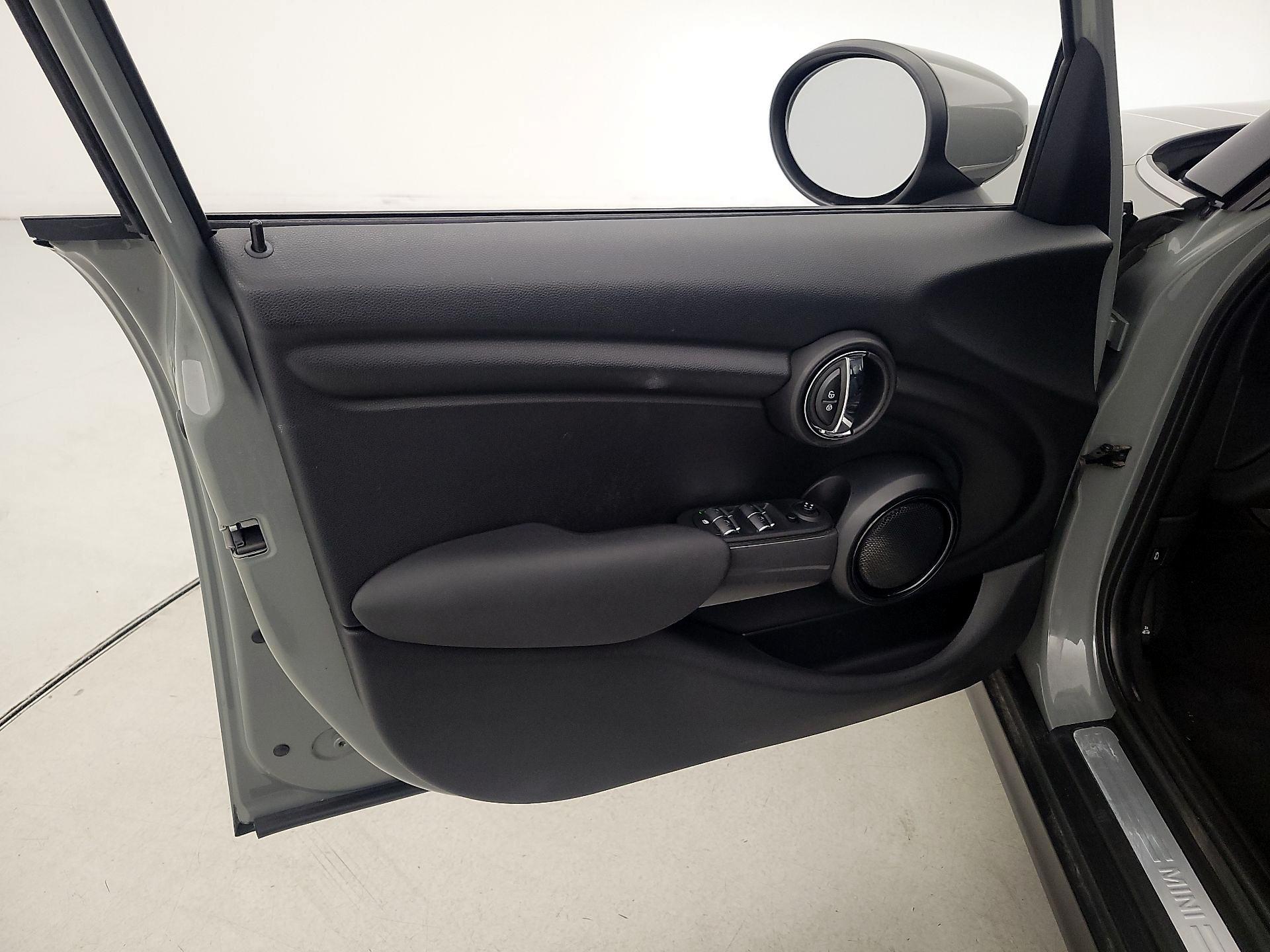 Thumbnail: 2021 MINI Cooper Hardtop - 12
