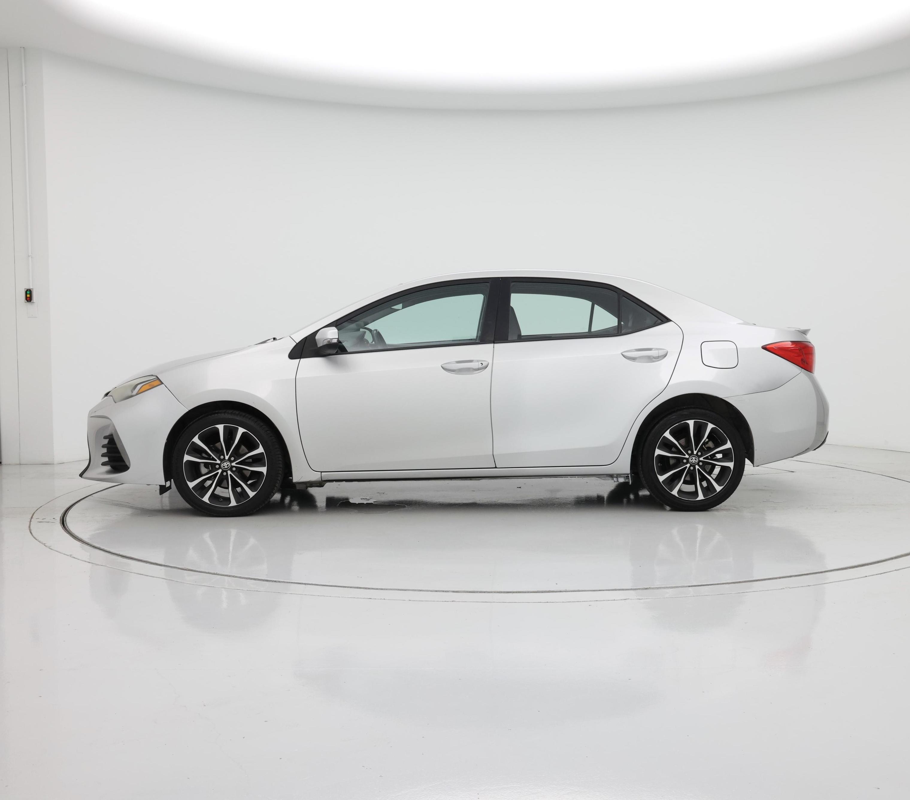 Thumbnail: 2019 Toyota Corolla - 3