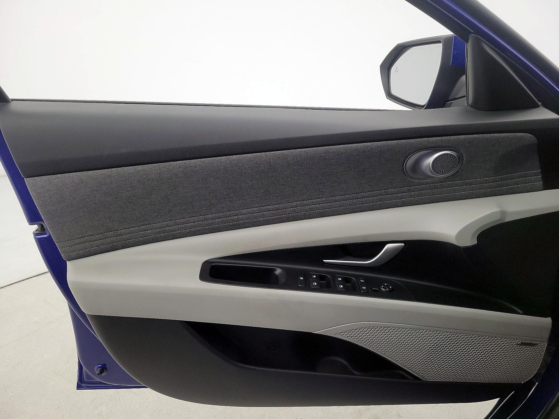 Thumbnail: 2023 Hyundai Elantra - 12