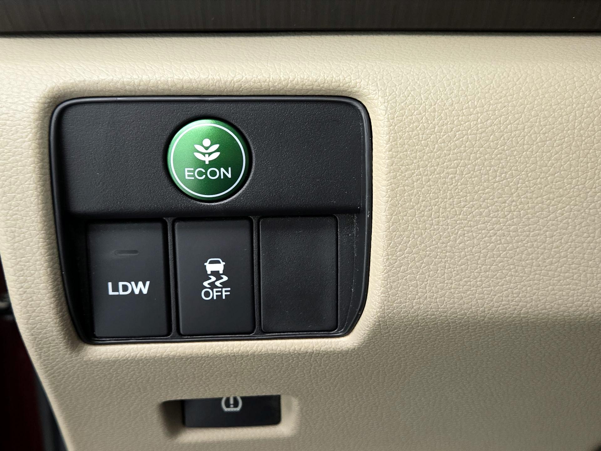 Thumbnail: 2015 Honda Accord - 13