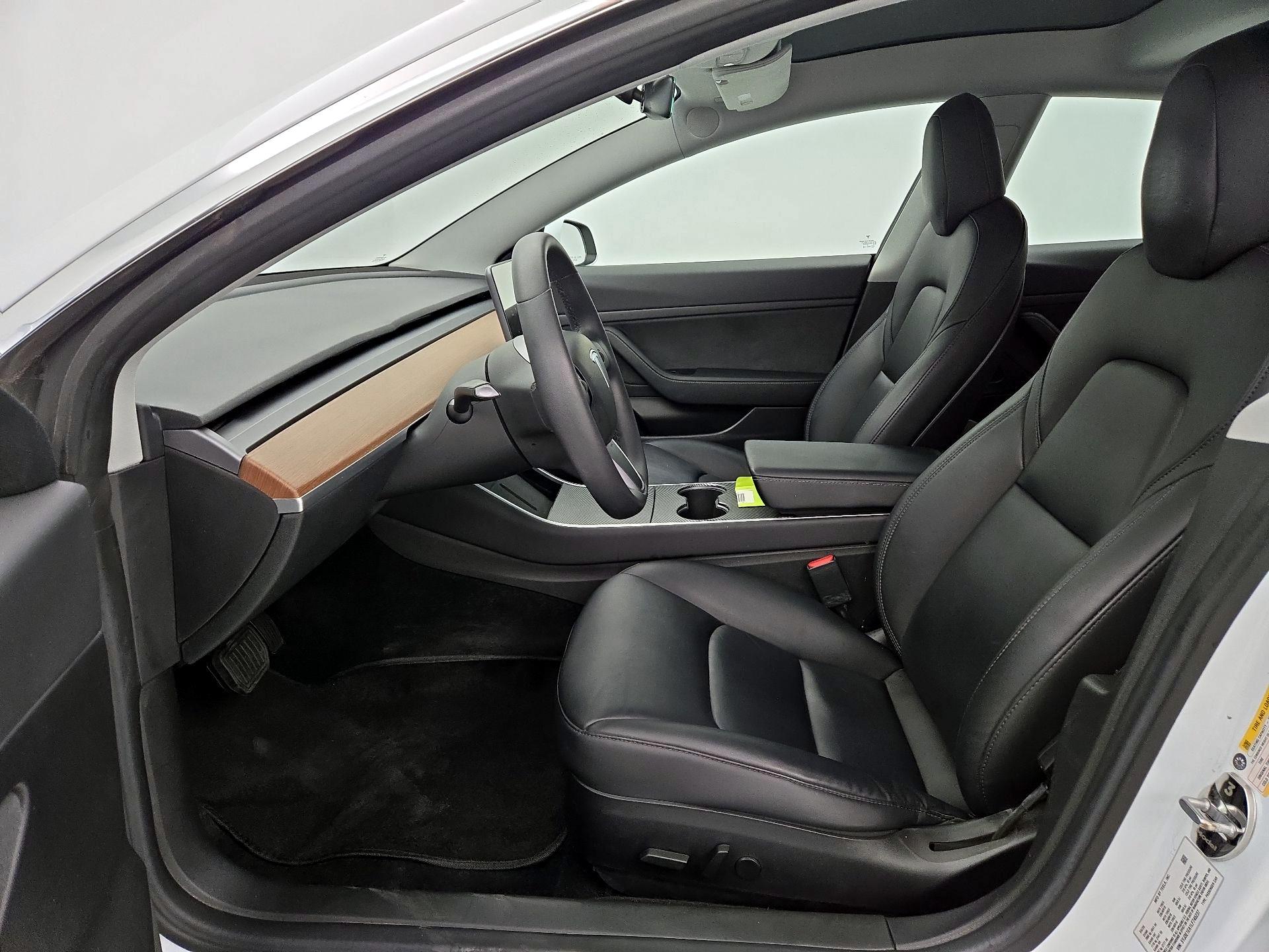 Thumbnail: 2020 Tesla Model 3 - 11