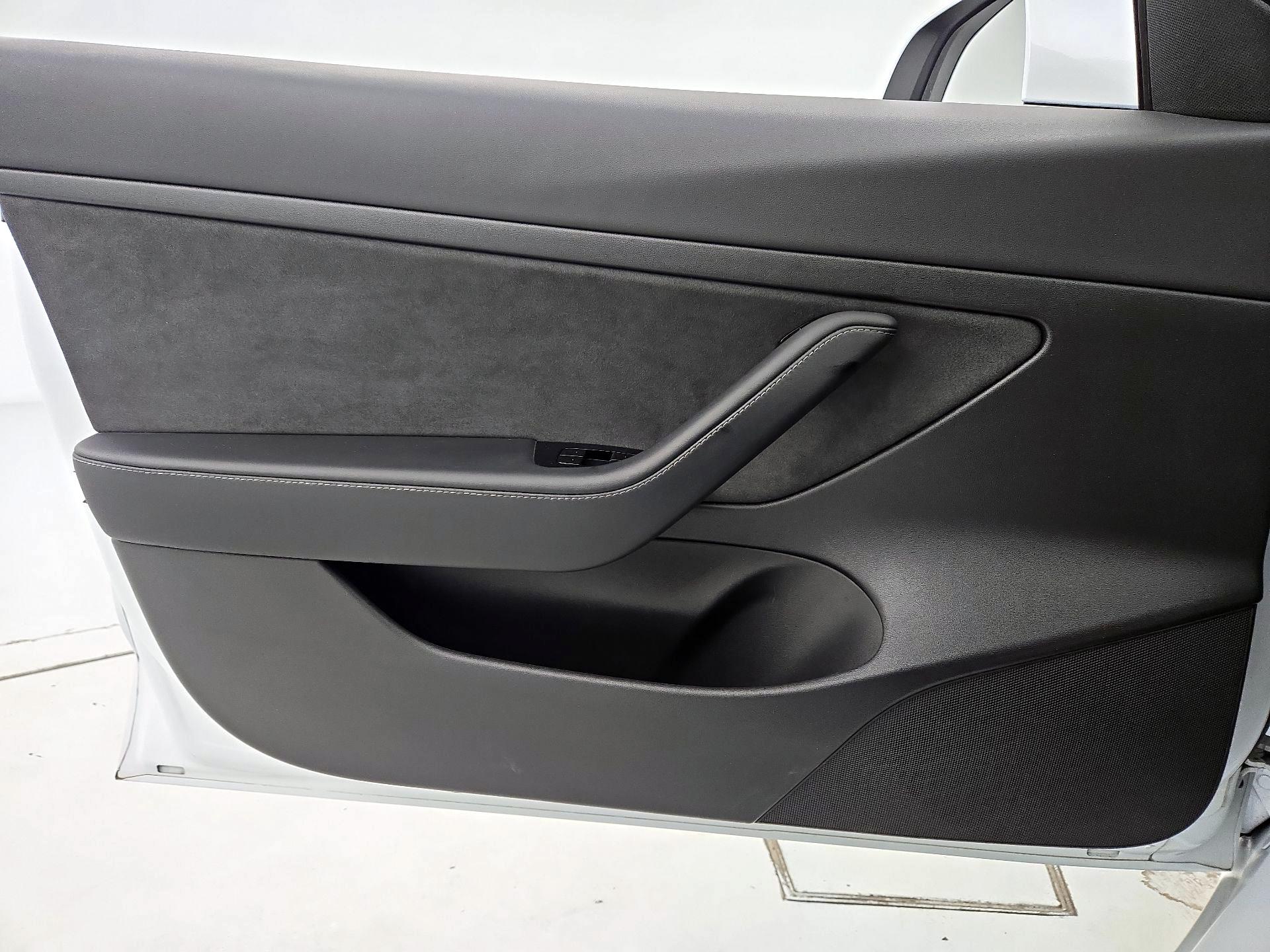 Thumbnail: 2020 Tesla Model 3 - 12