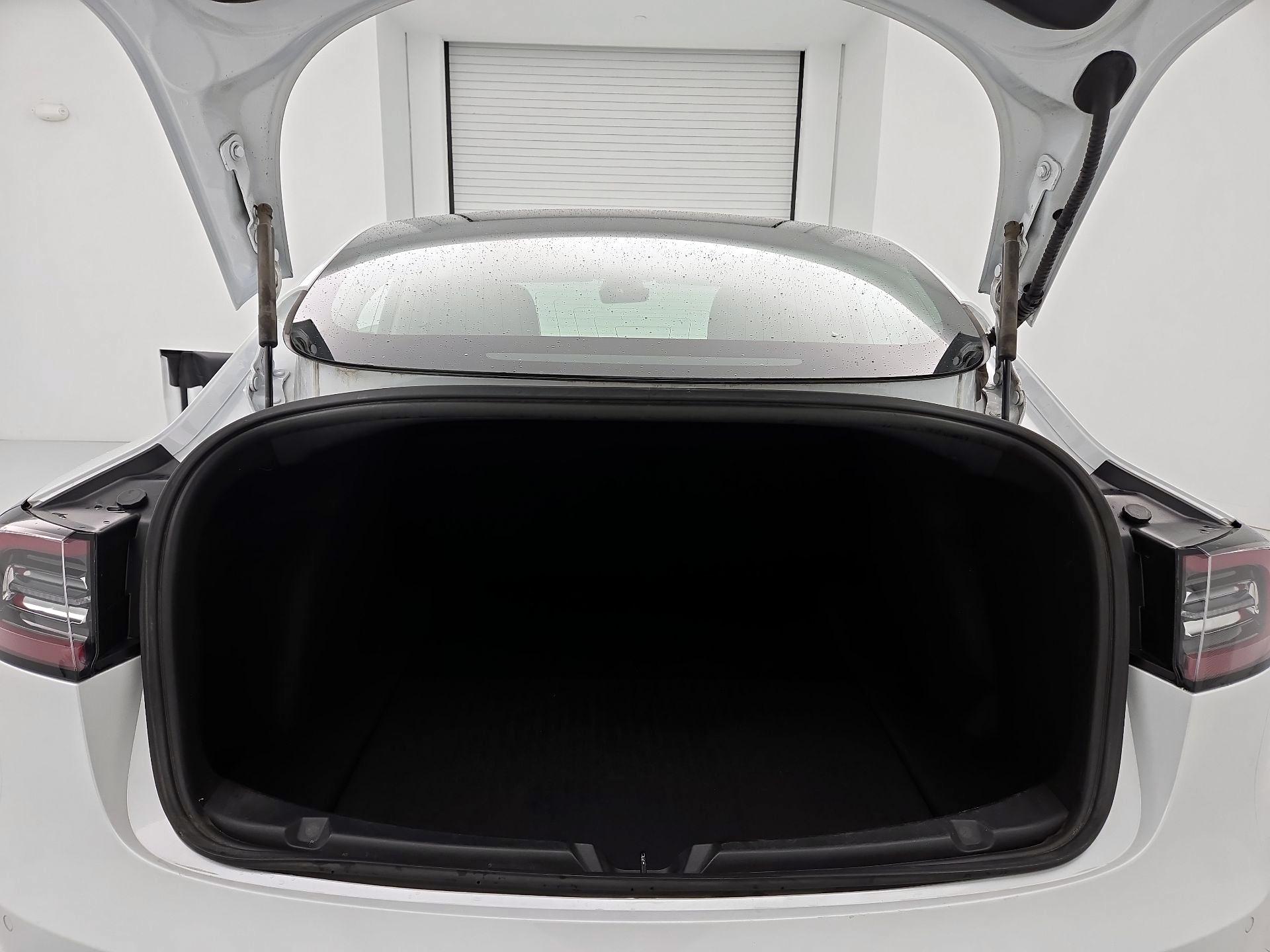 Thumbnail: 2020 Tesla Model 3 - 20