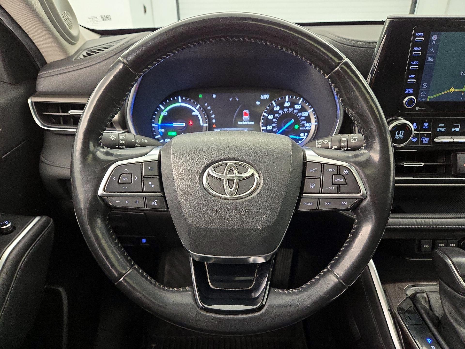 Thumbnail: 2021 Toyota Highlander - 10