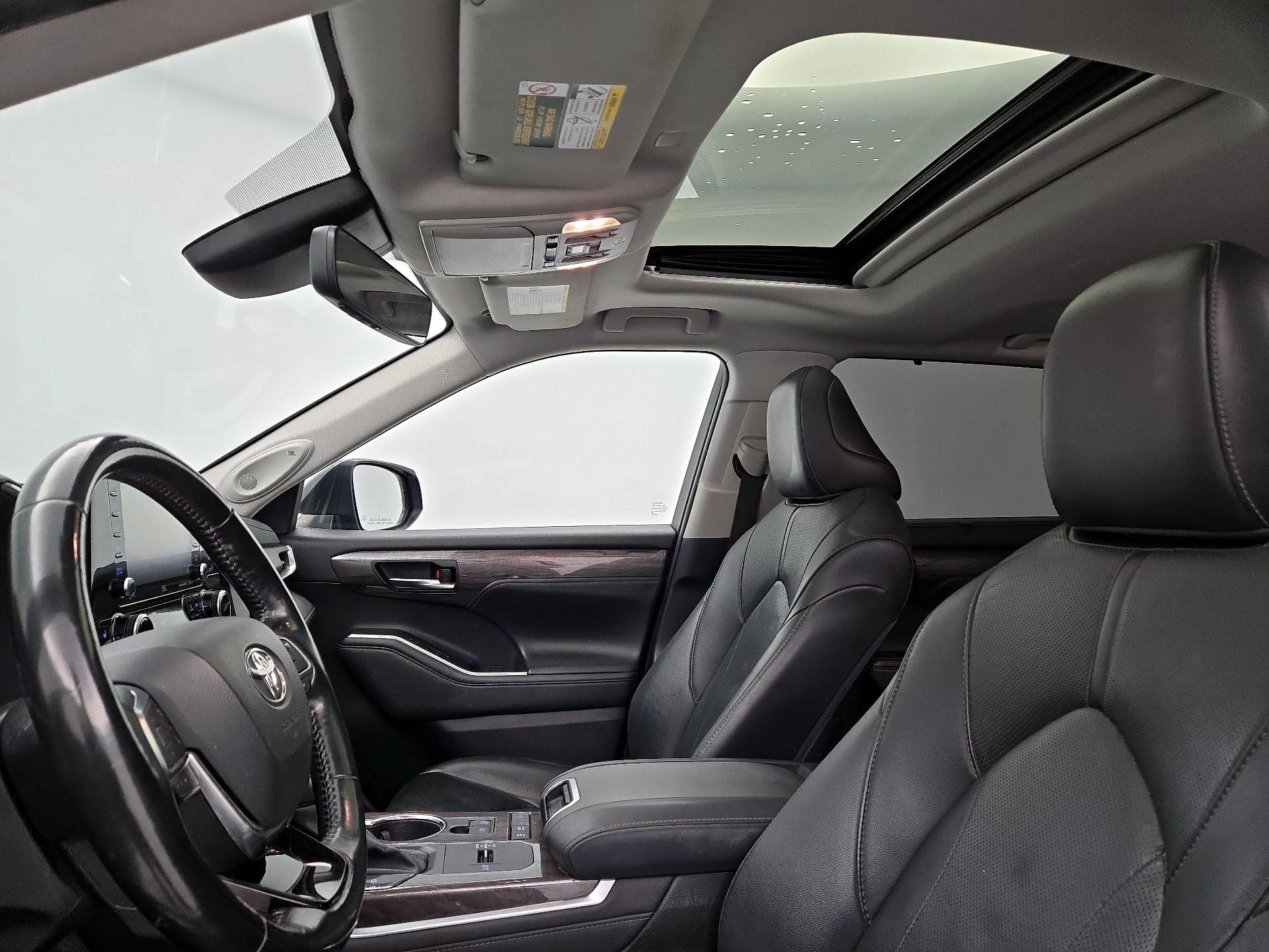 Thumbnail: 2021 Toyota Highlander - 20