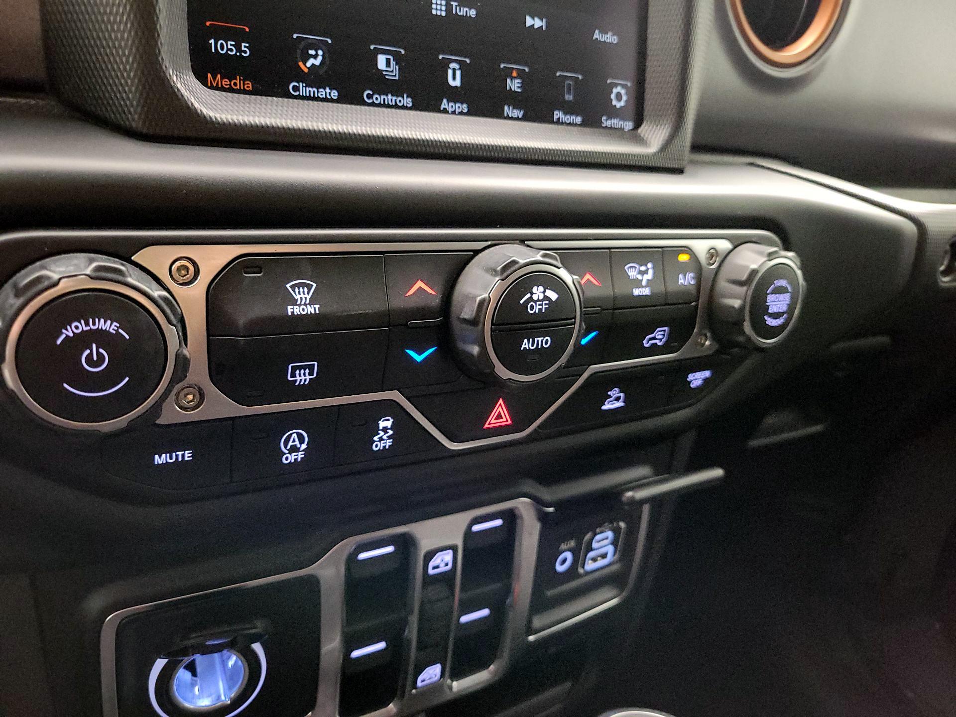Thumbnail: 2023 Jeep Gladiator - 17