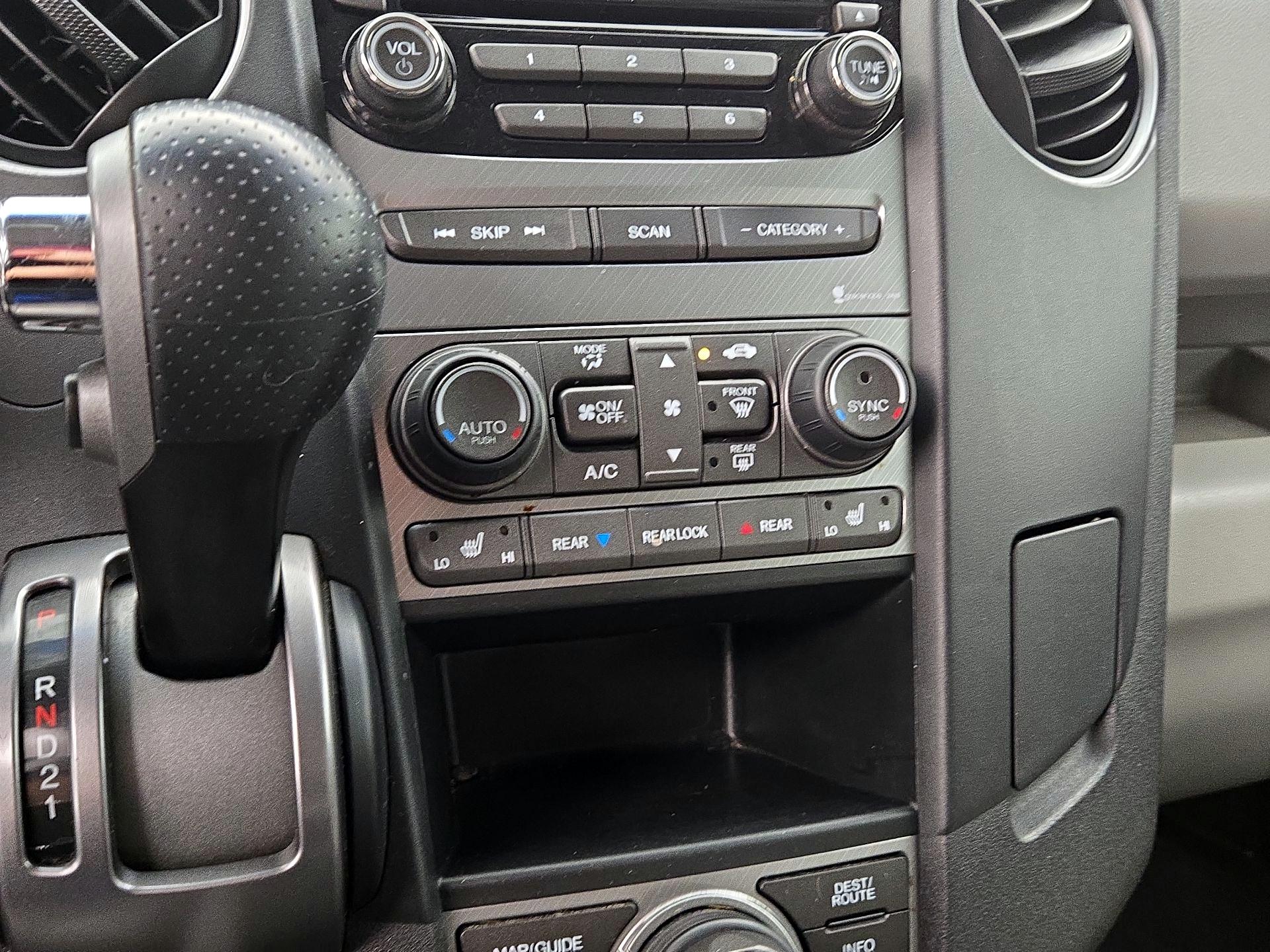 Thumbnail: 2015 Honda Pilot - 17
