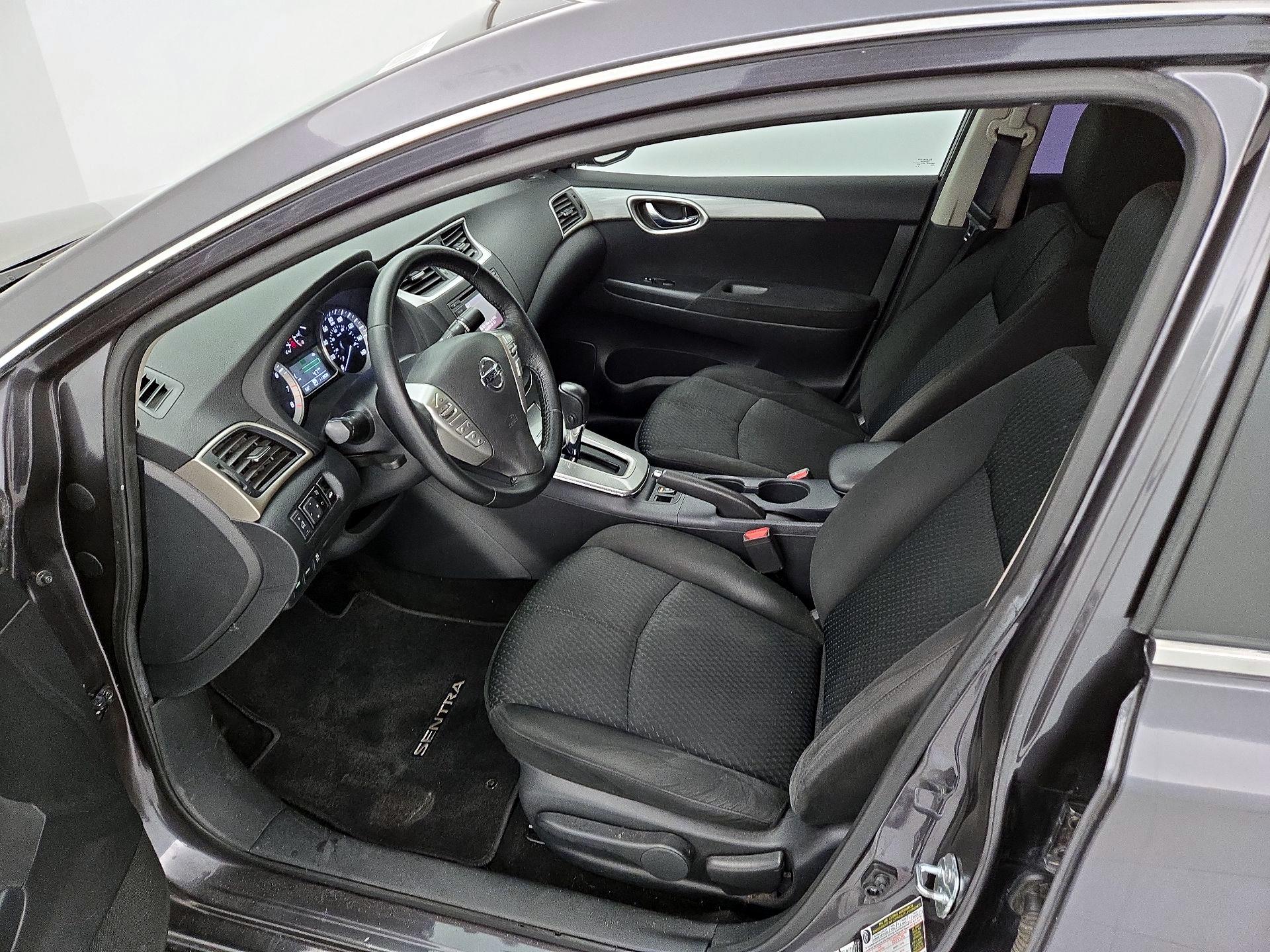 Thumbnail: 2015 Nissan Sentra - 11