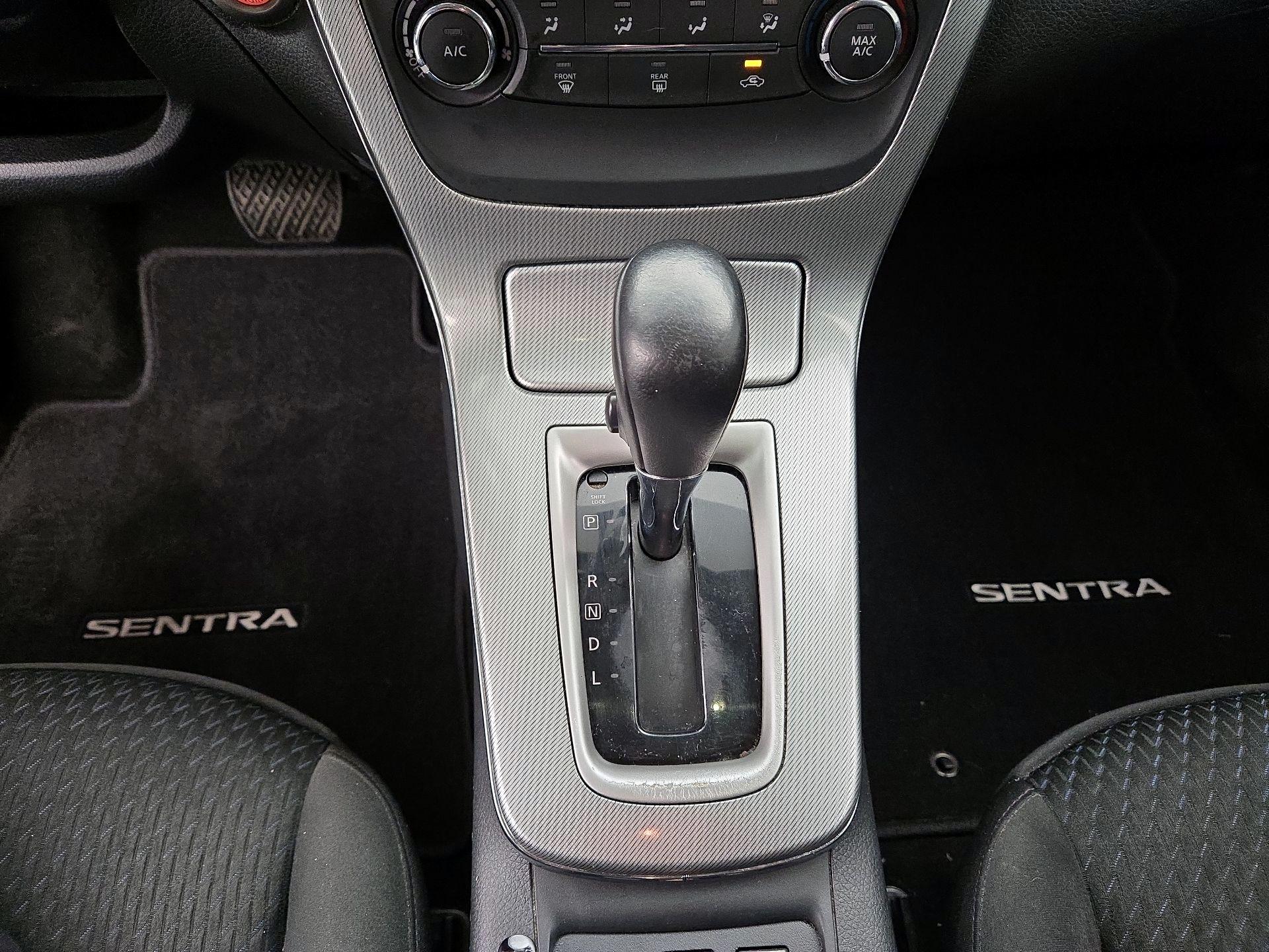 Thumbnail: 2015 Nissan Sentra - 17