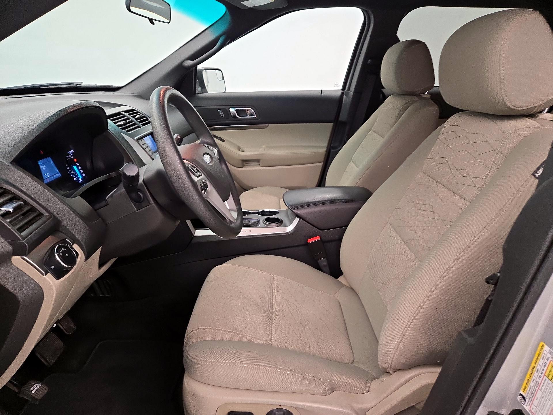Thumbnail: 2015 Ford Explorer - 11