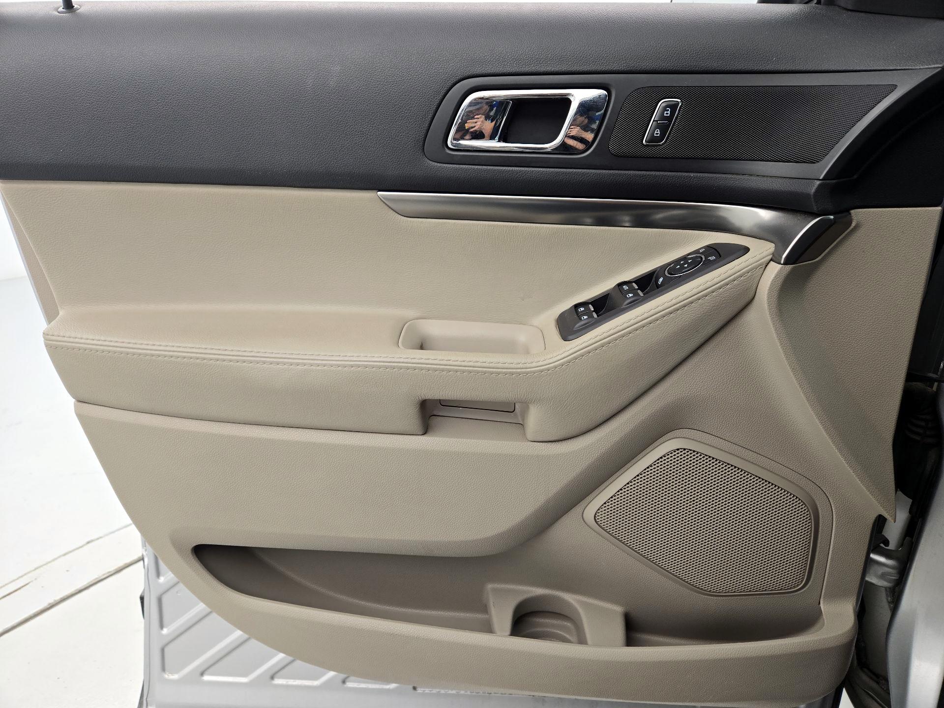 Thumbnail: 2015 Ford Explorer - 12