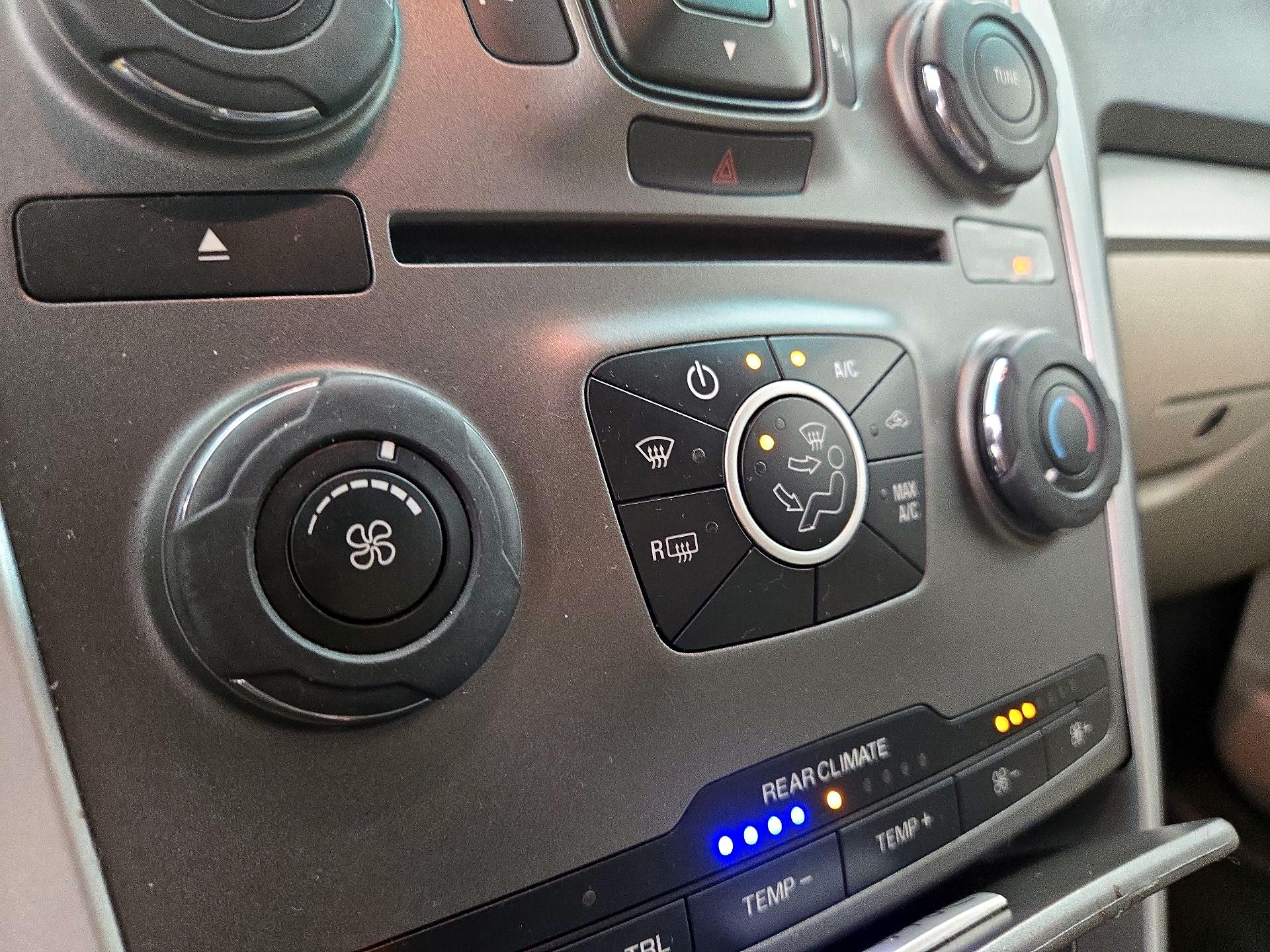 Thumbnail: 2015 Ford Explorer - 15