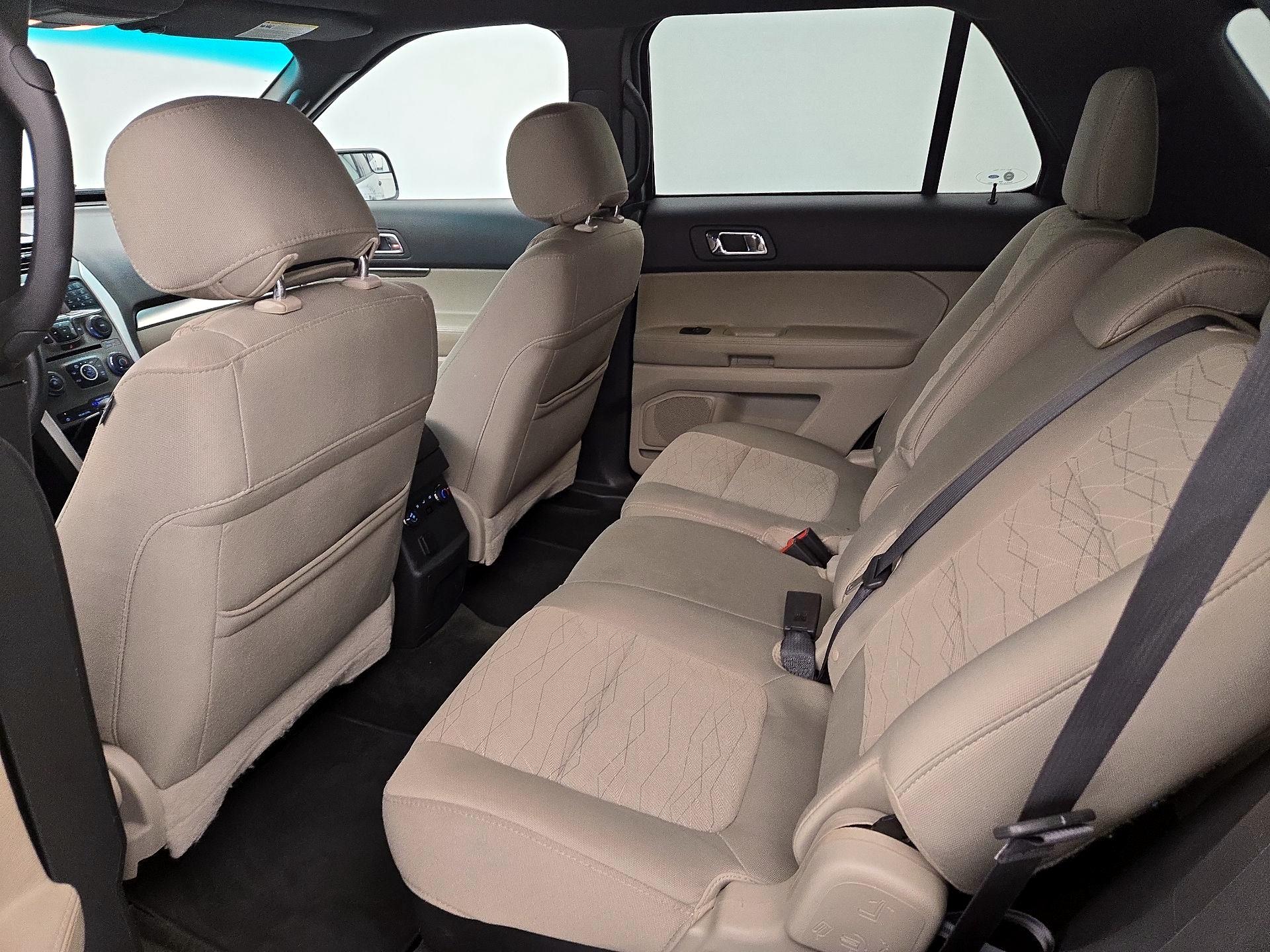 Thumbnail: 2015 Ford Explorer - 18