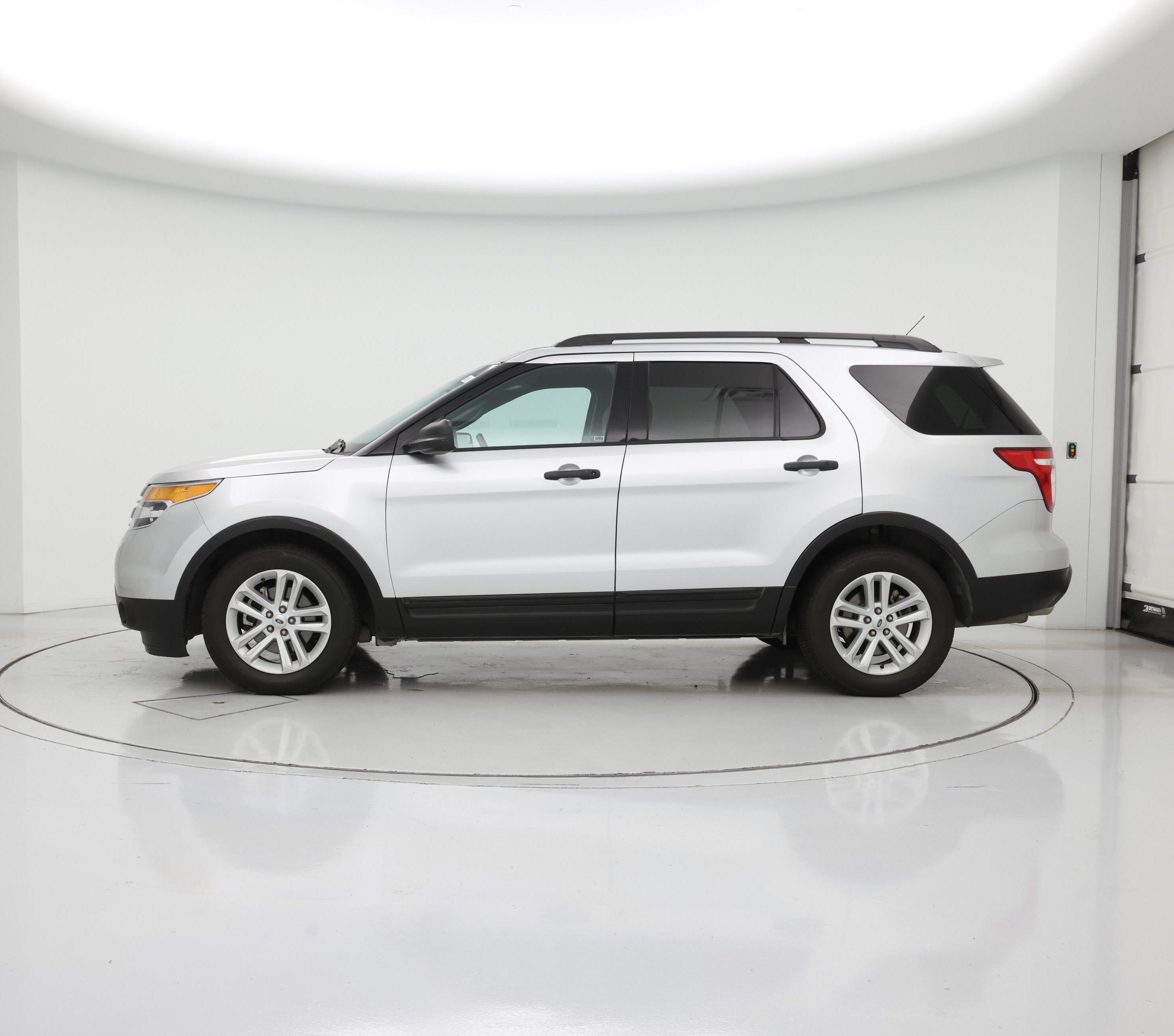 Thumbnail: 2015 Ford Explorer - 3