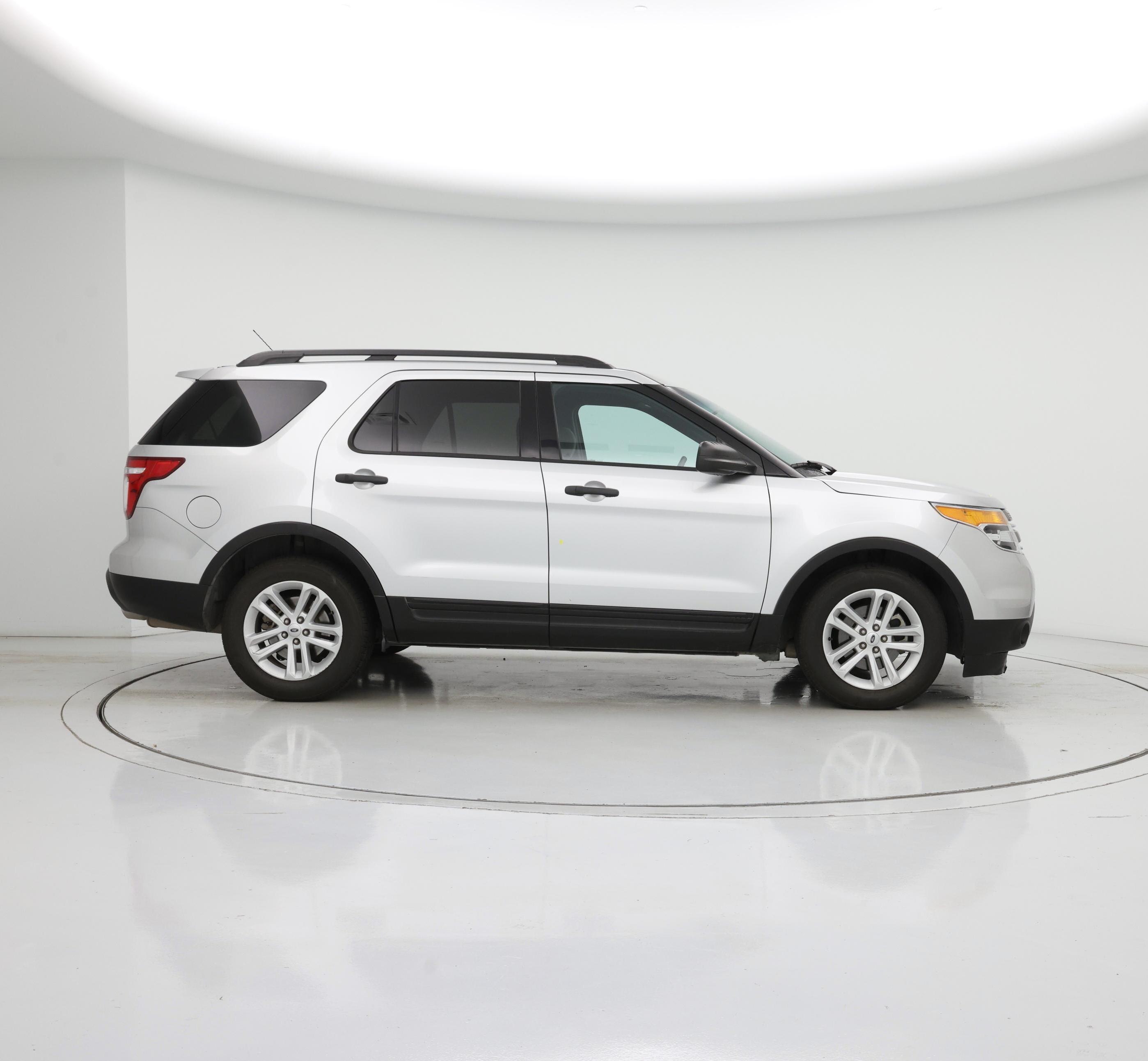 Thumbnail: 2015 Ford Explorer - 7