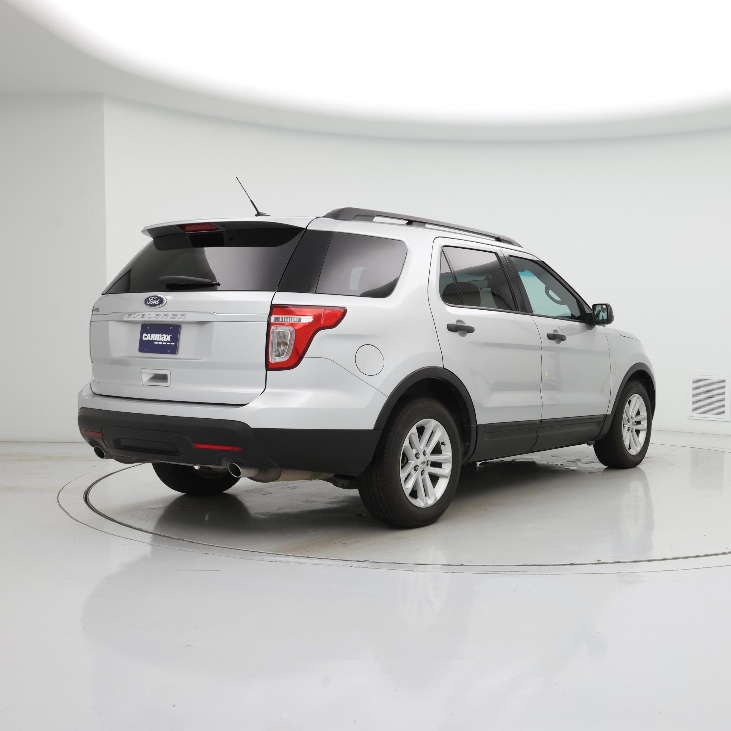 Thumbnail: 2015 Ford Explorer - 8