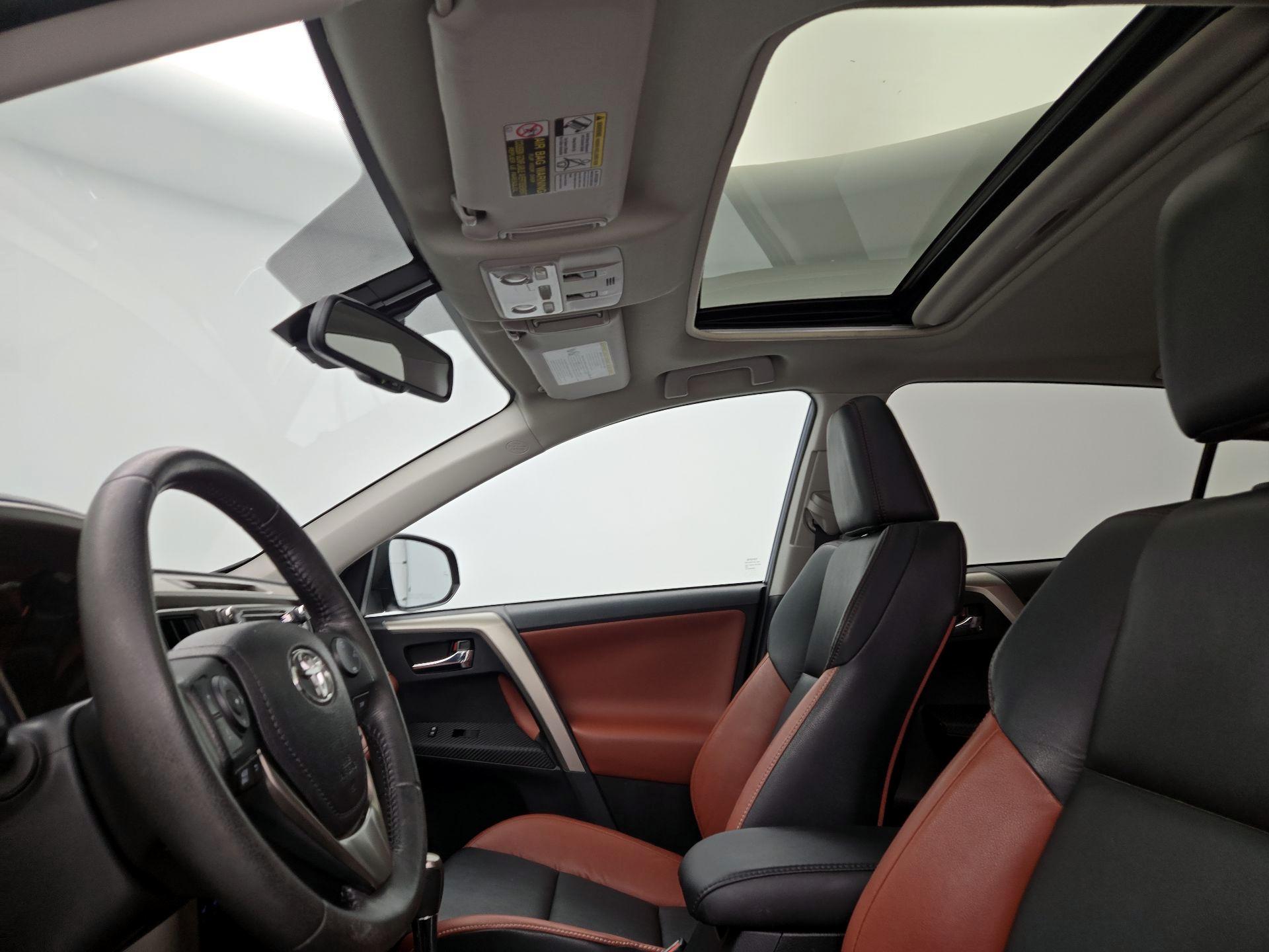Thumbnail: 2014 Toyota RAV4 - 19
