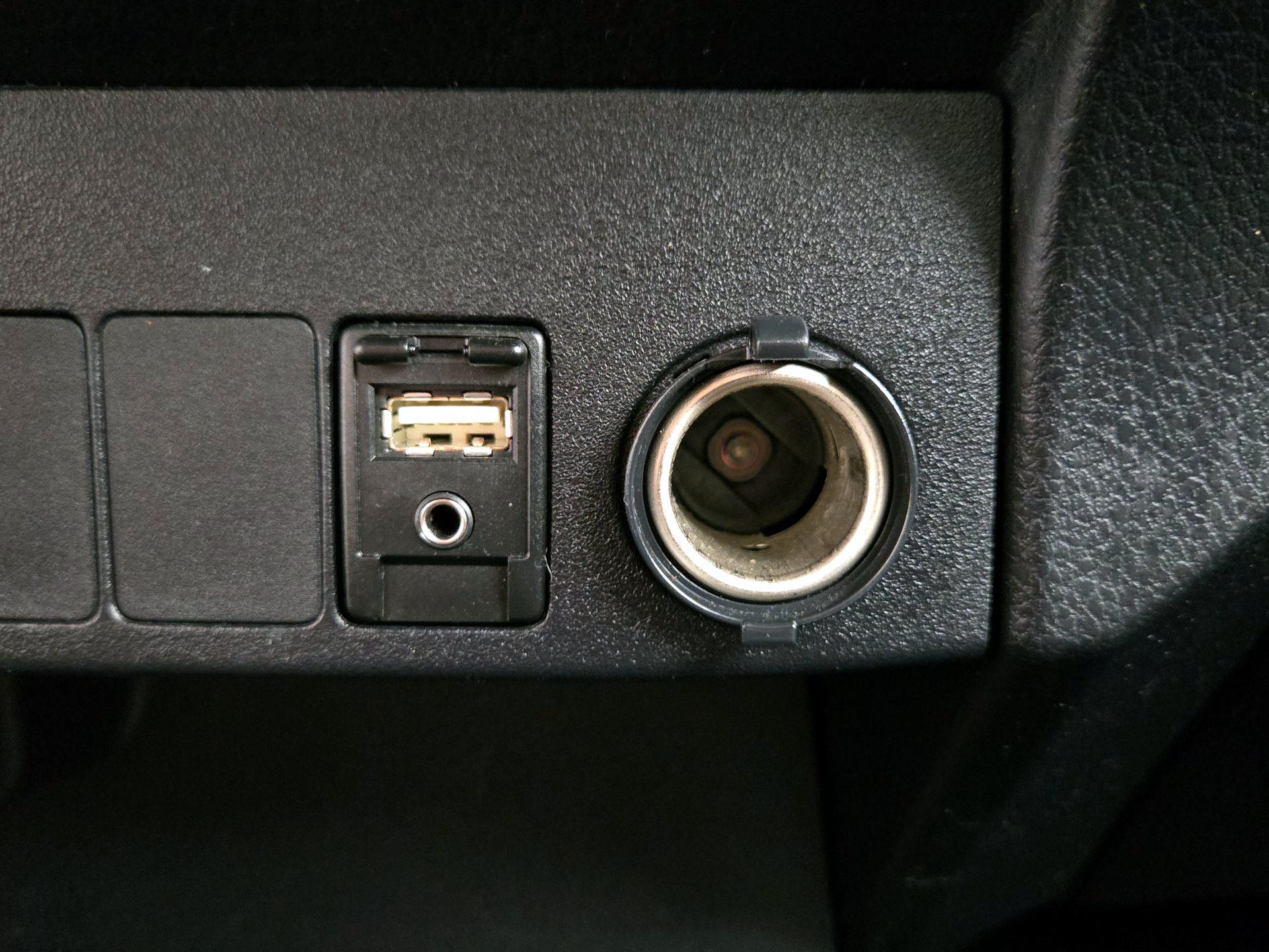 Thumbnail: 2014 Toyota RAV4 - 18