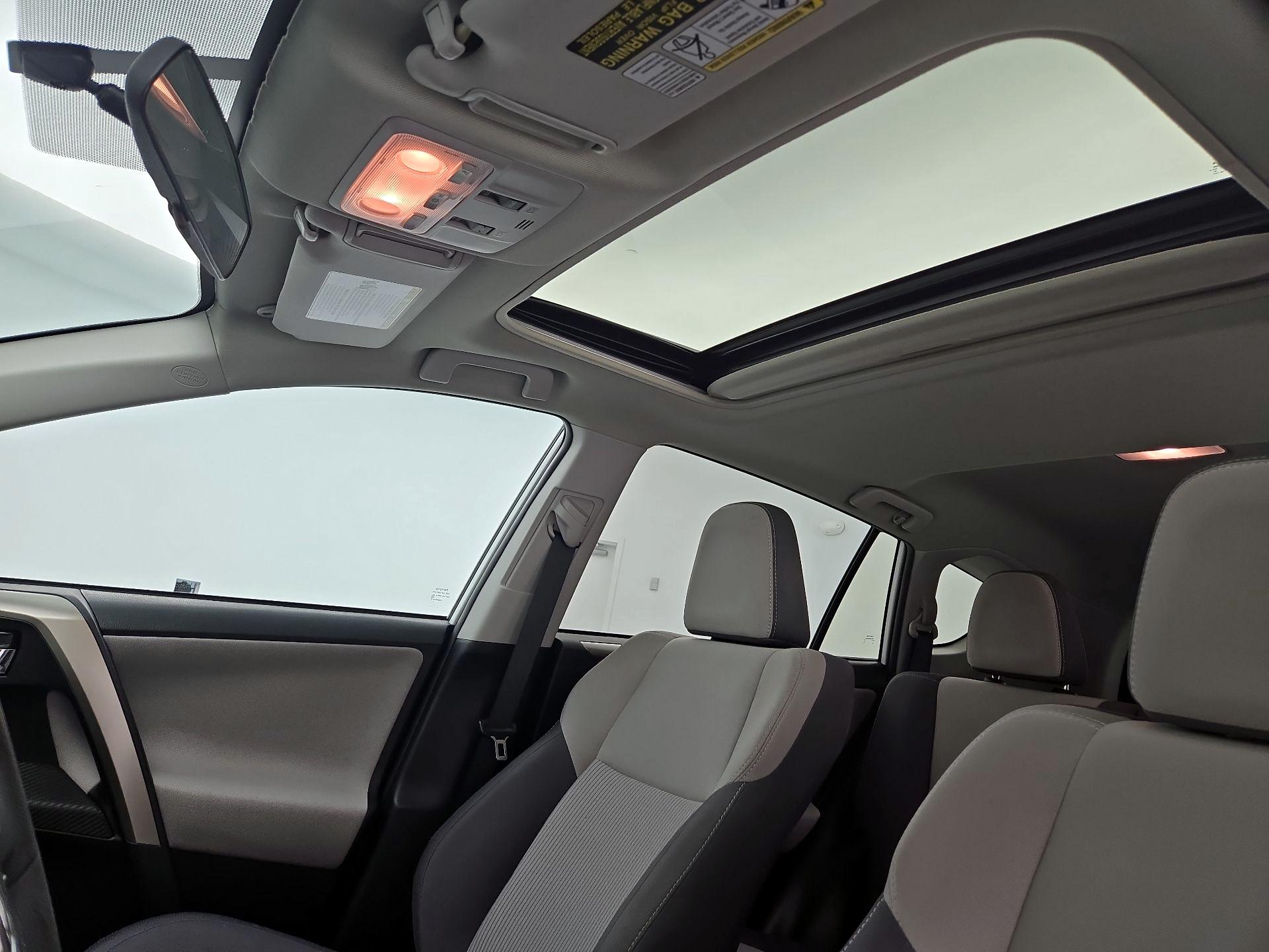Thumbnail: 2014 Toyota RAV4 - 19