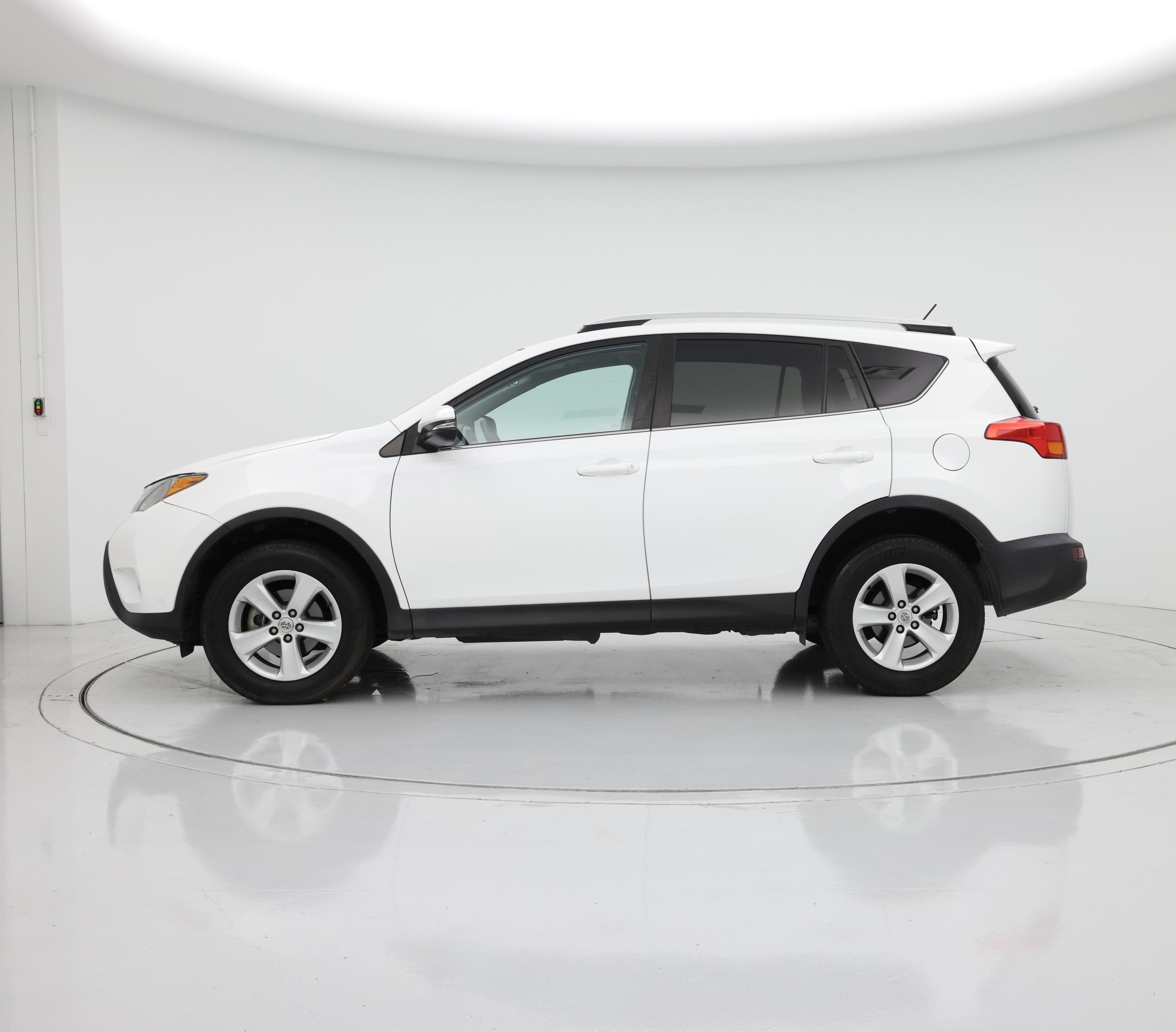 Thumbnail: 2014 Toyota RAV4 - 3
