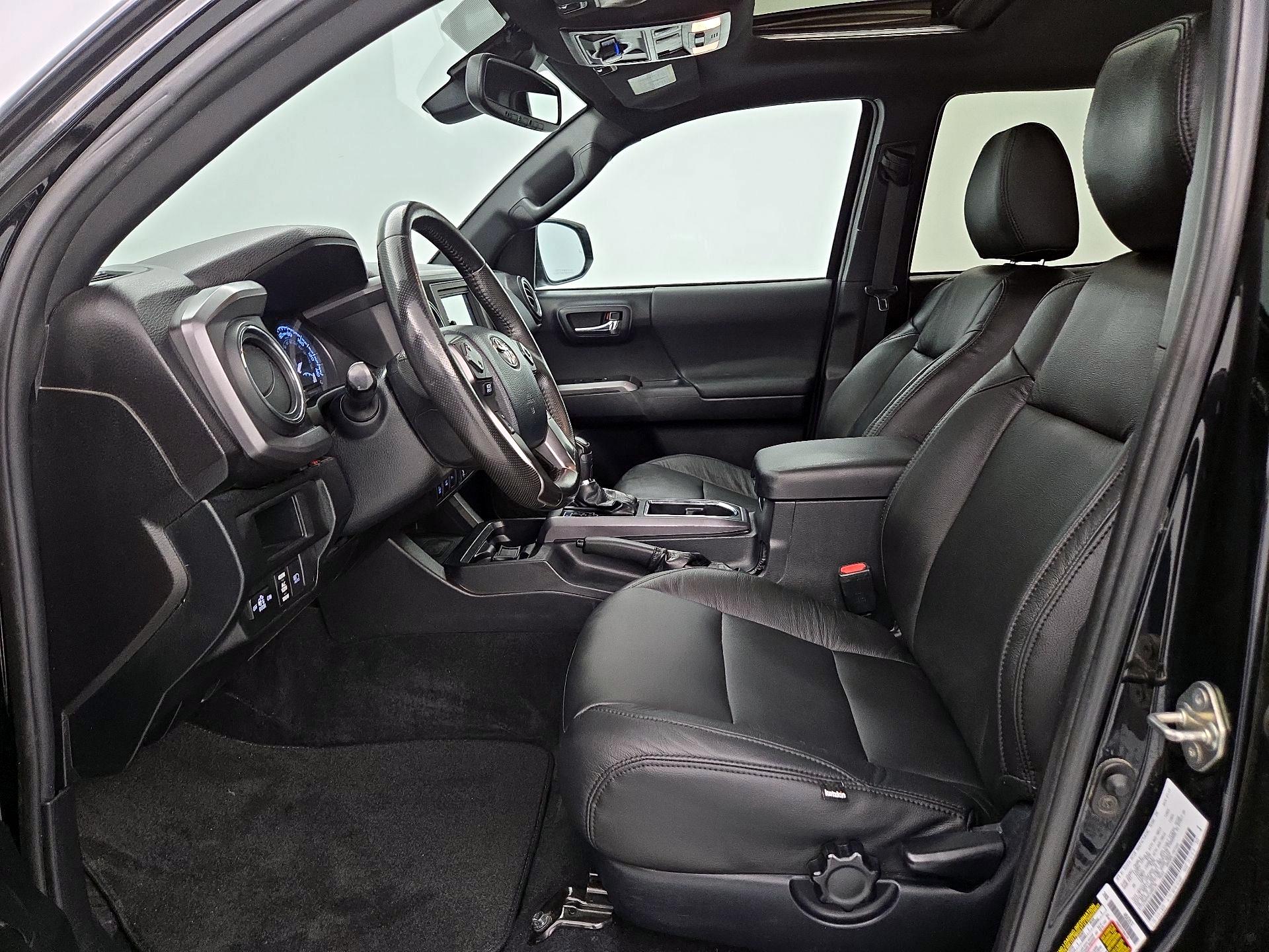 Thumbnail: 2019 Toyota Tacoma - 11